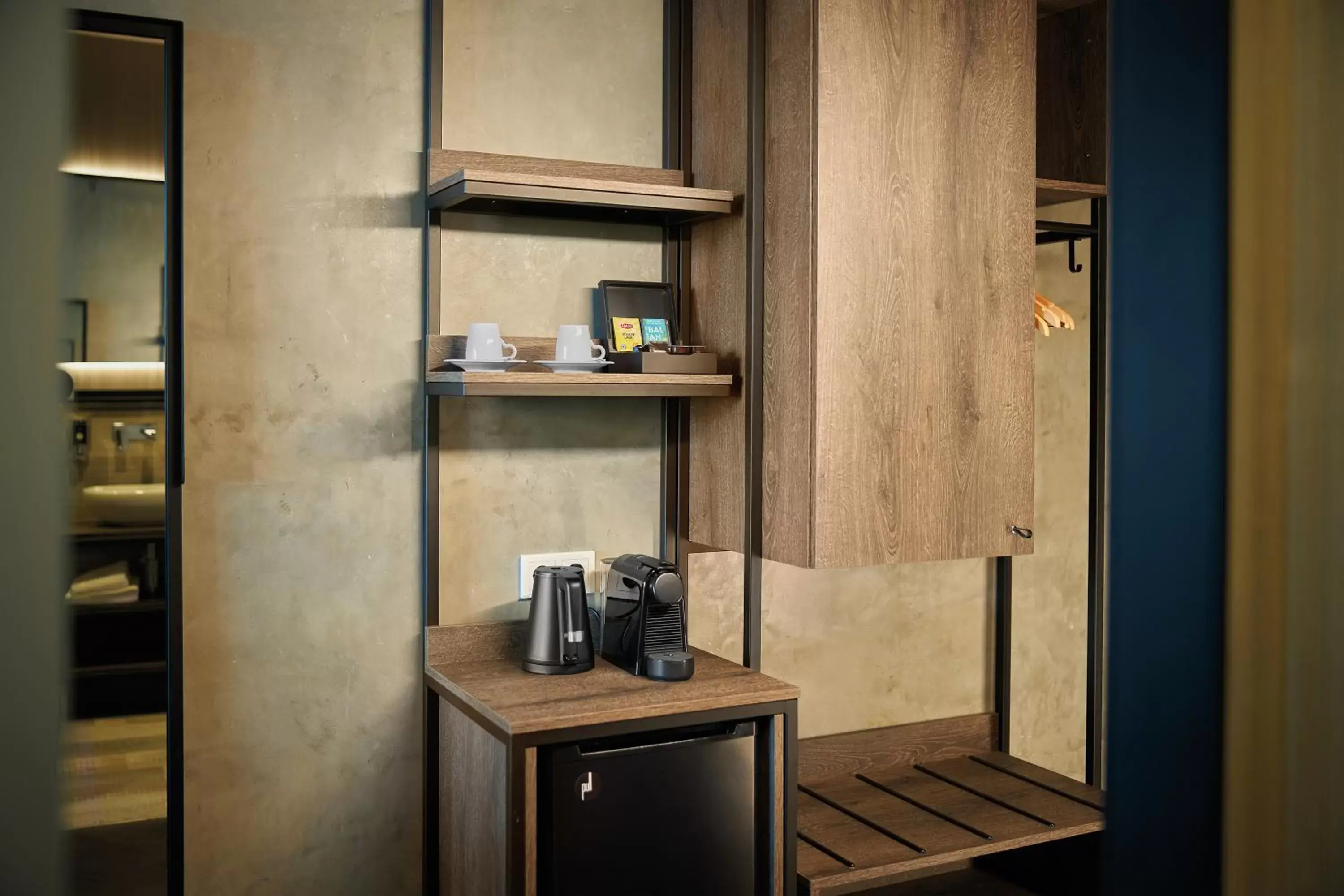Coffee/tea facilities in Inntel Hotels Amsterdam Landmark