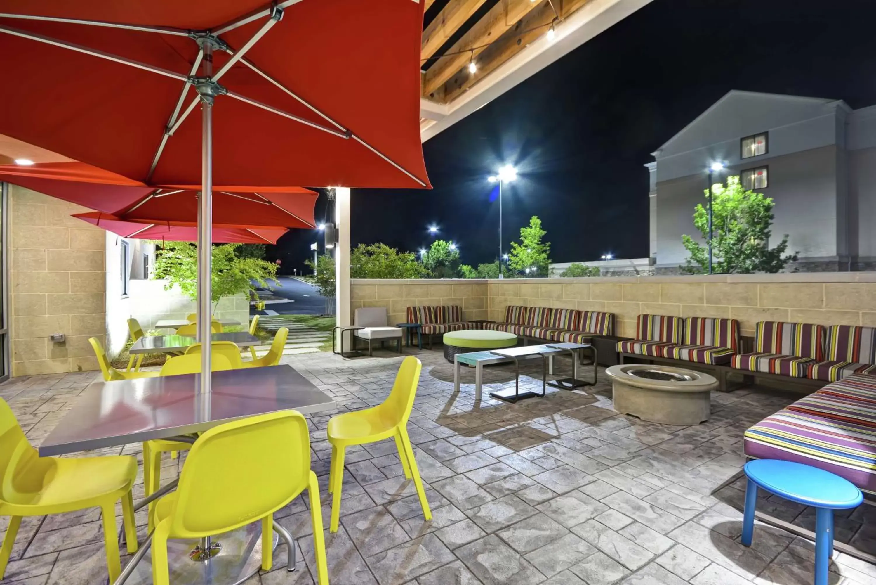 Patio, Restaurant/Places to Eat in Home2 Suites By Hilton Atlanta Lithia Springs