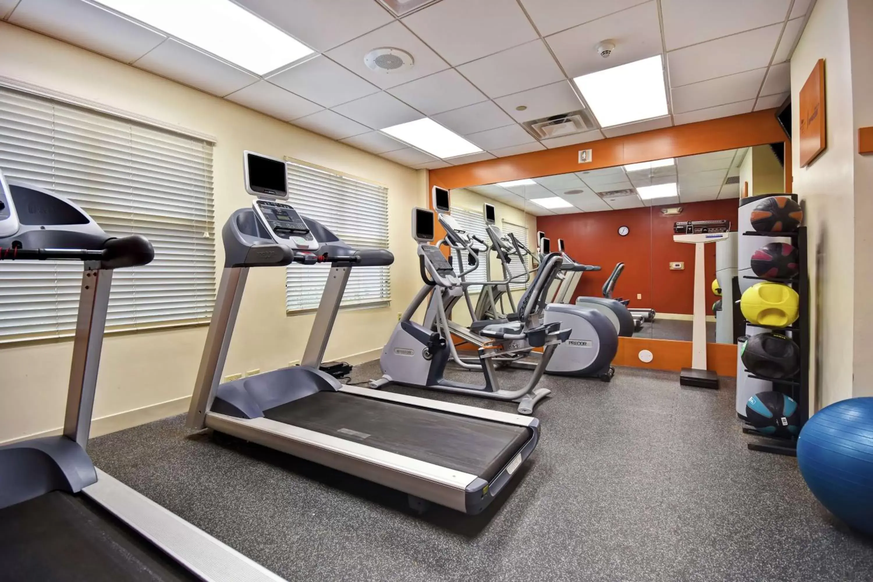 Fitness centre/facilities, Fitness Center/Facilities in Homewood Suites by Hilton Chester