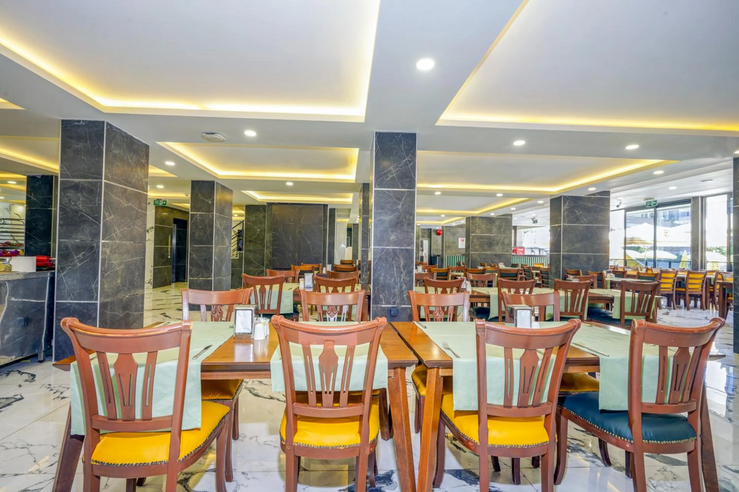 Restaurant/places to eat in Arsi Hotel