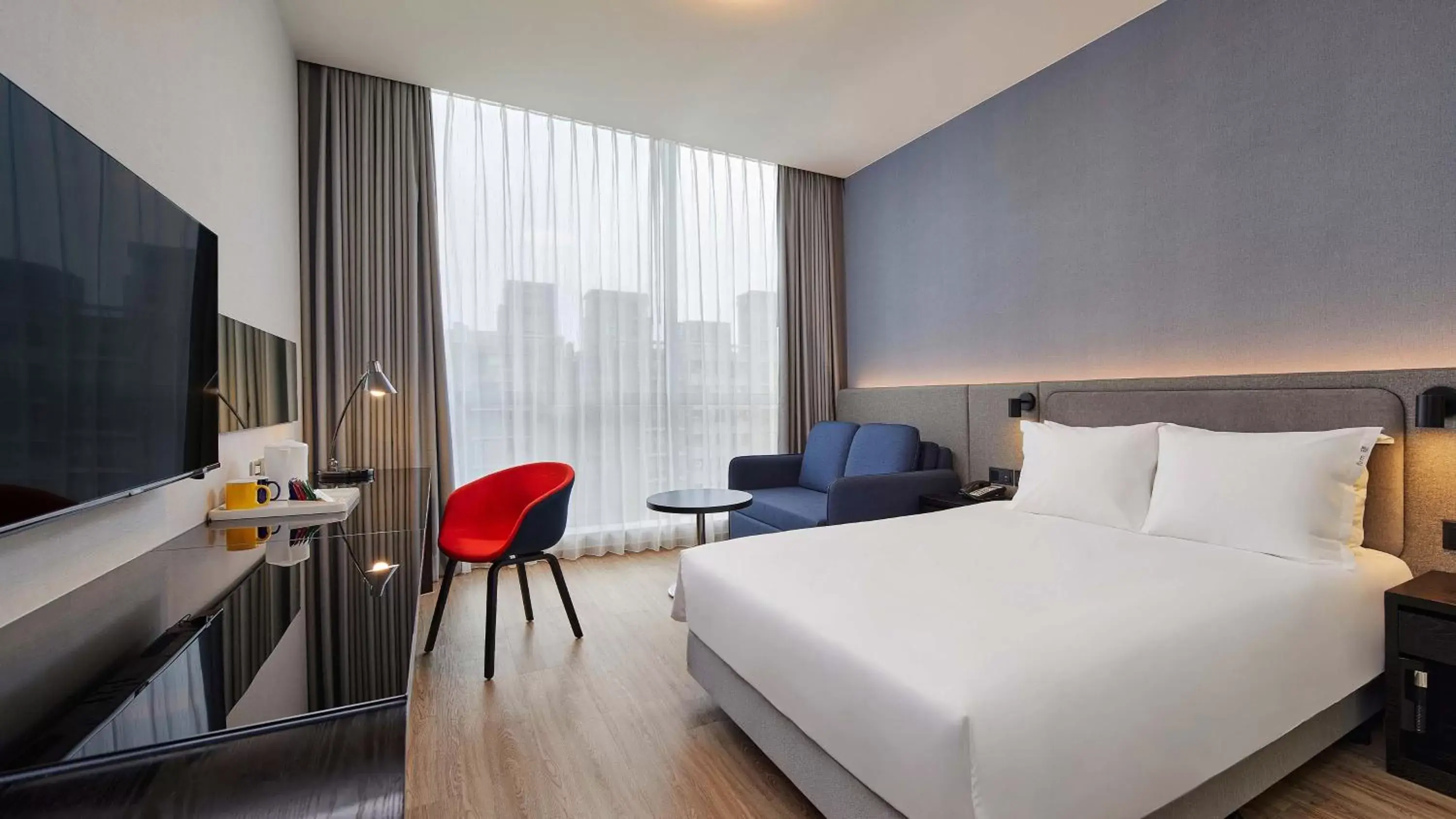 Photo of the whole room, Bed in Holiday Inn Express Taichung Park, an IHG Hotel