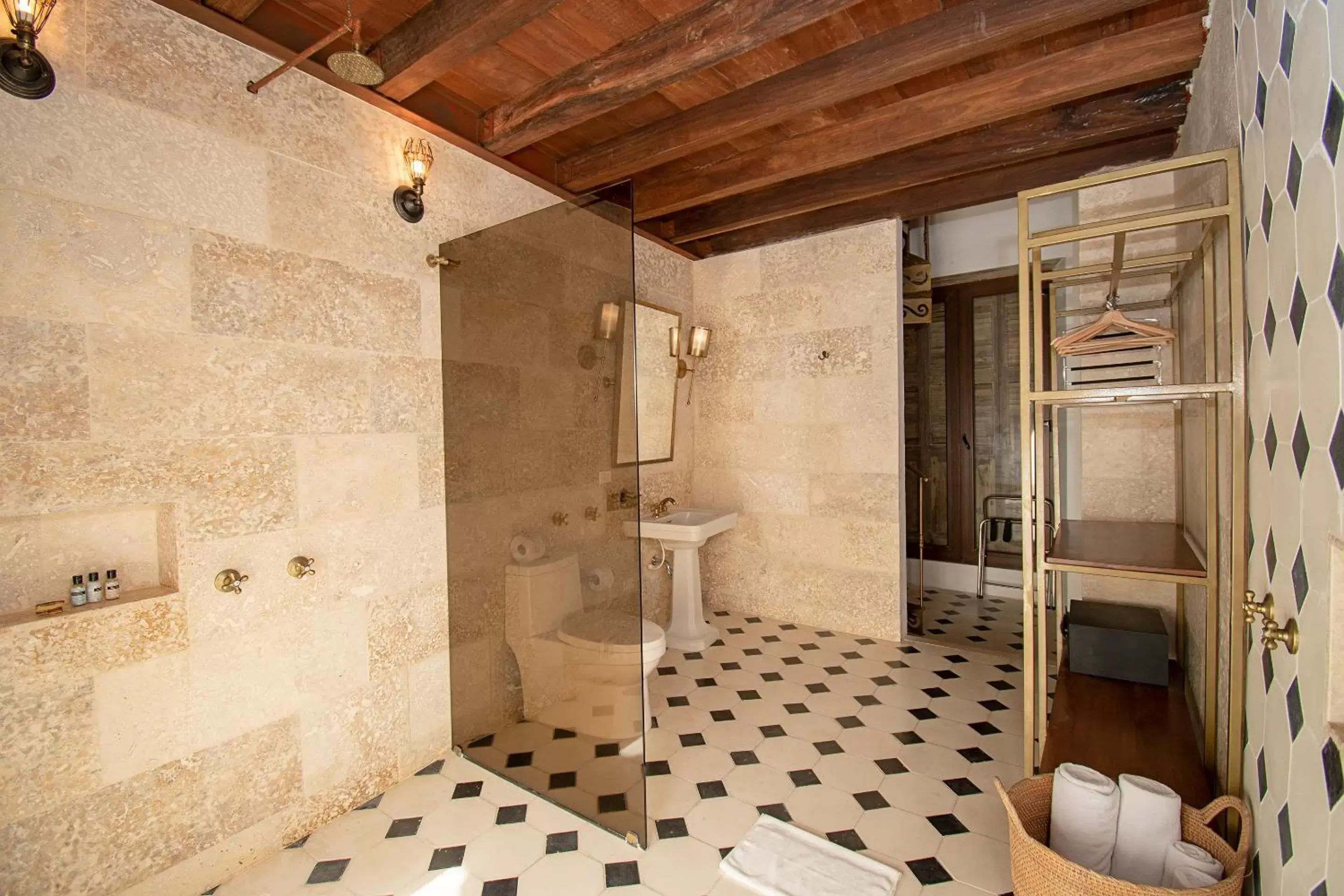 Shower, Bathroom in Hotel Casa La Factoria by Faranda Boutique, a member of Radisson Individuals