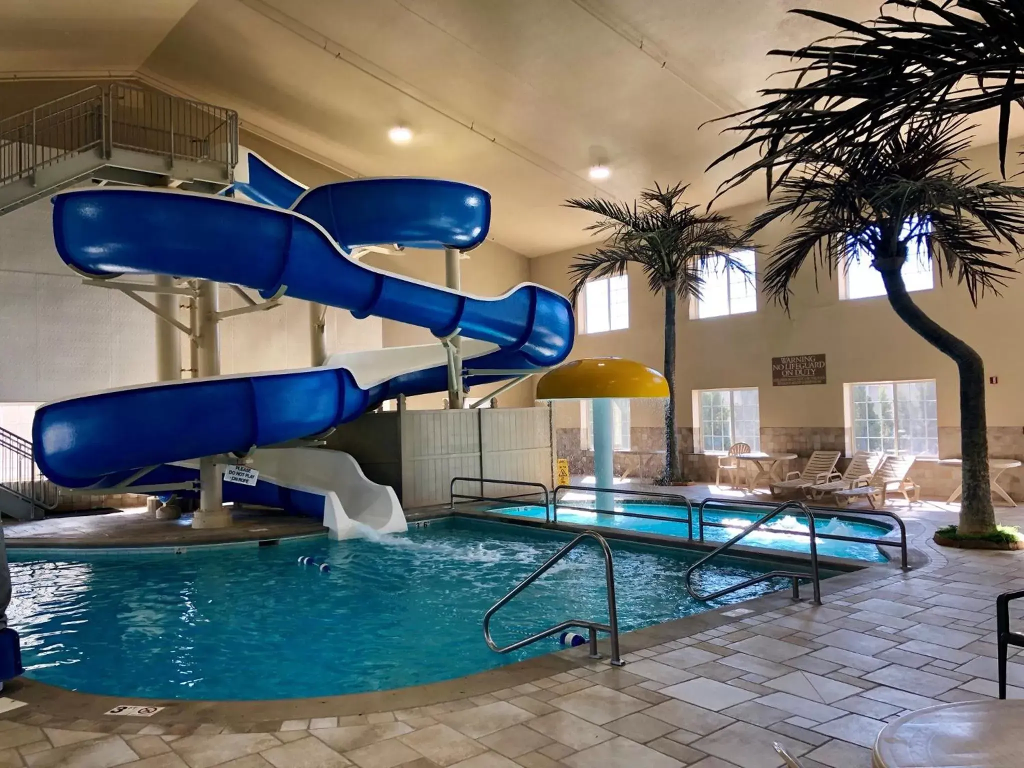 Swimming pool, Water Park in Country Inn & Suites by Radisson, Bismarck, ND