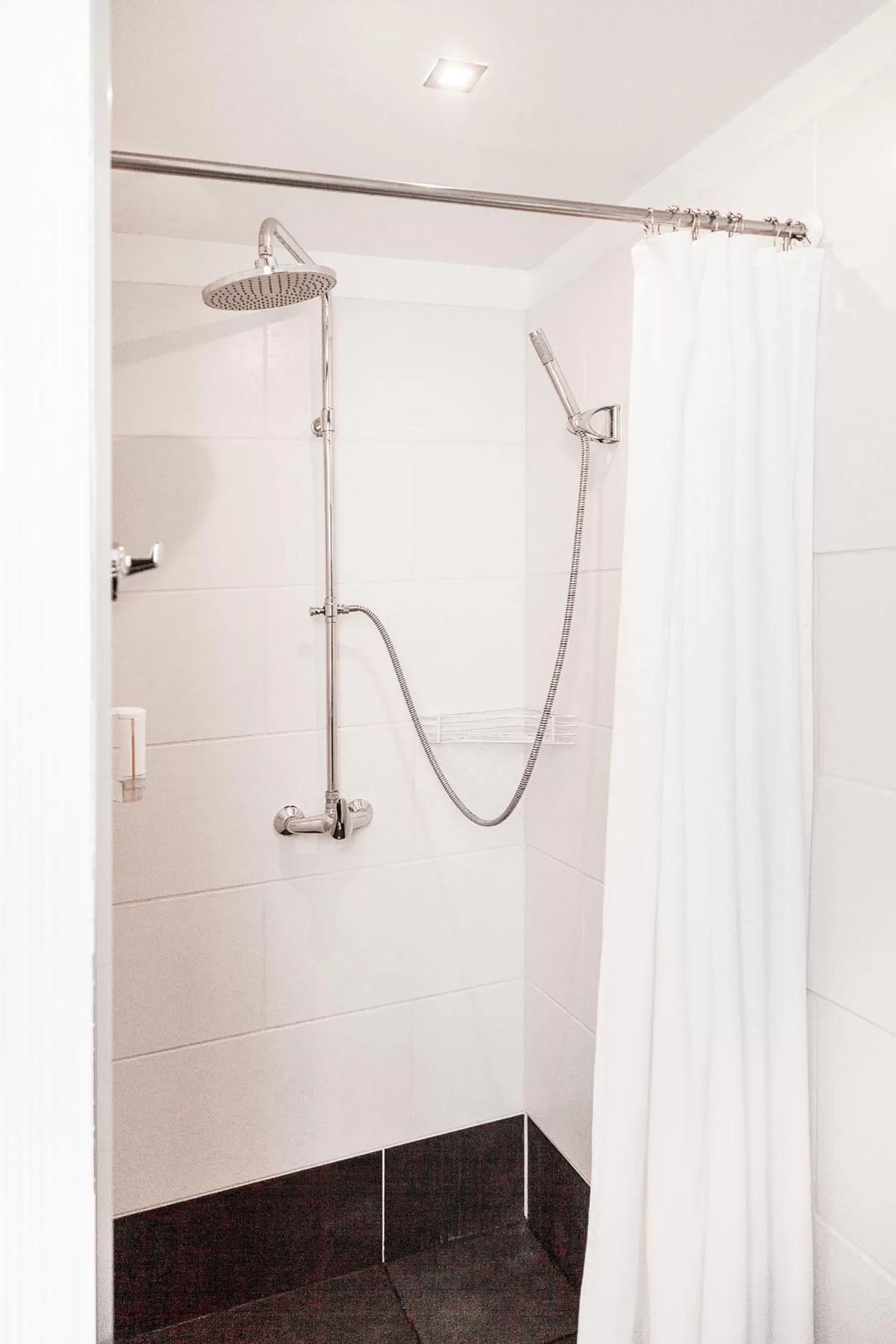 Bathroom in Hotel Aviv Dresden