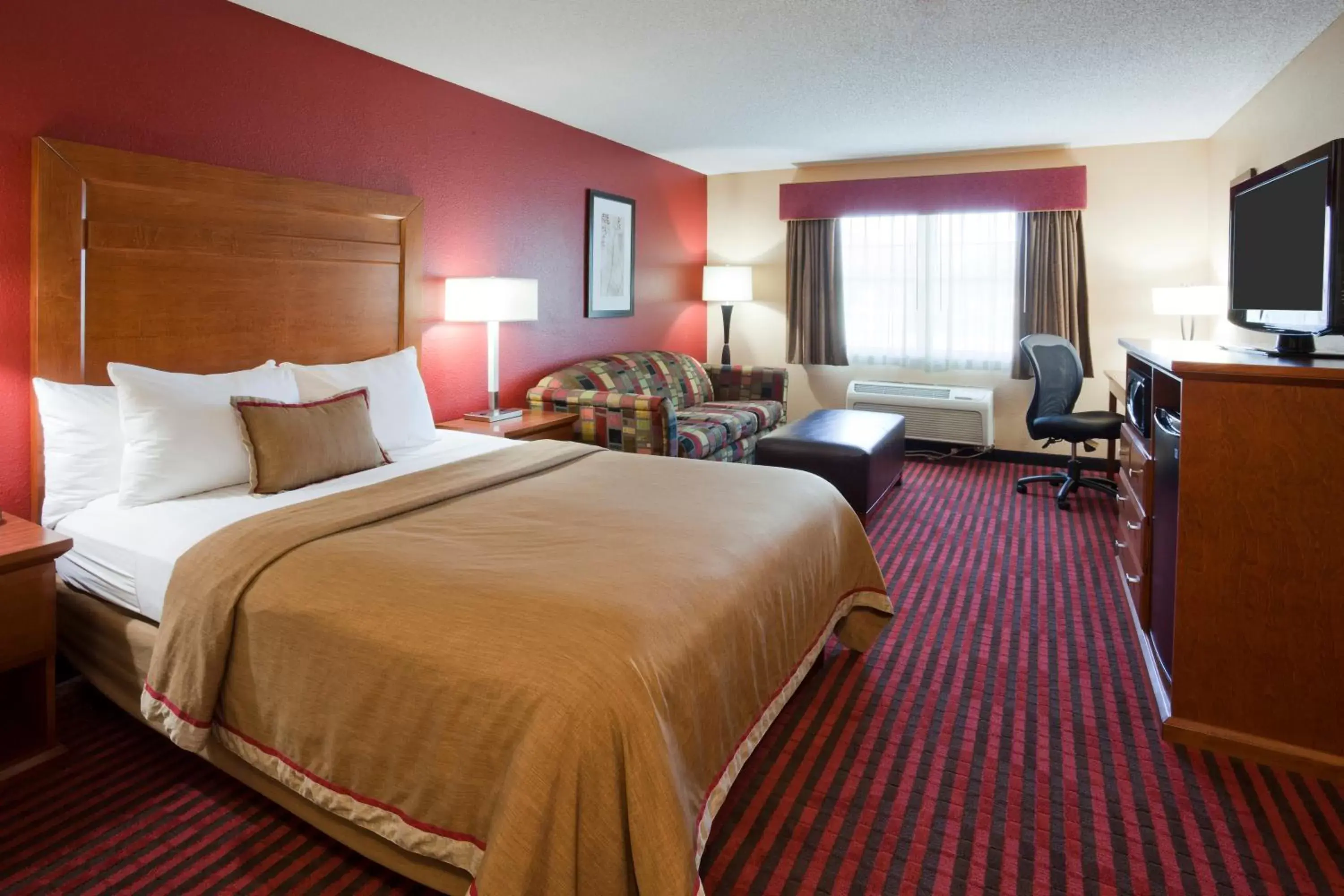 Day, Room Photo in GrandStay Hotel & Suites - Stillwater