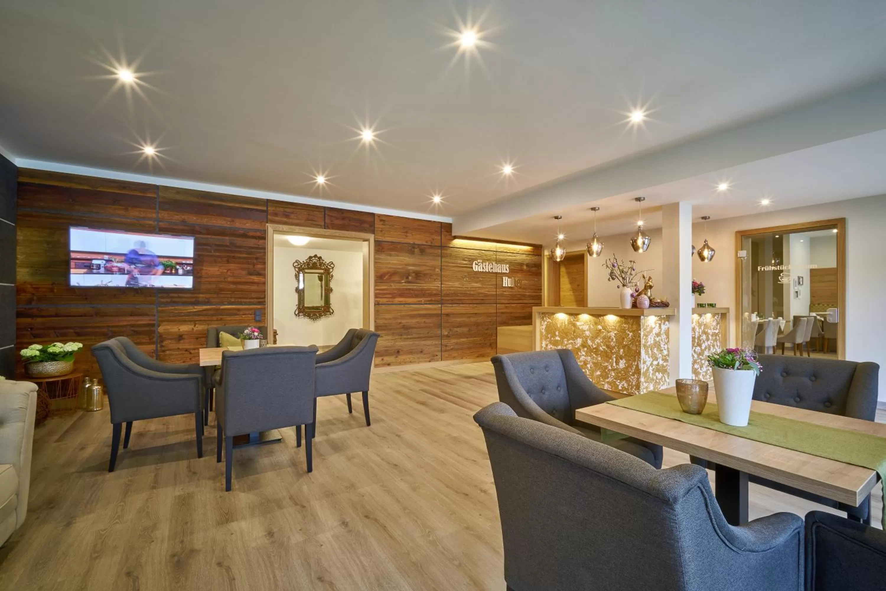 Lobby or reception in Gästehaus Huber - Hotel Garni