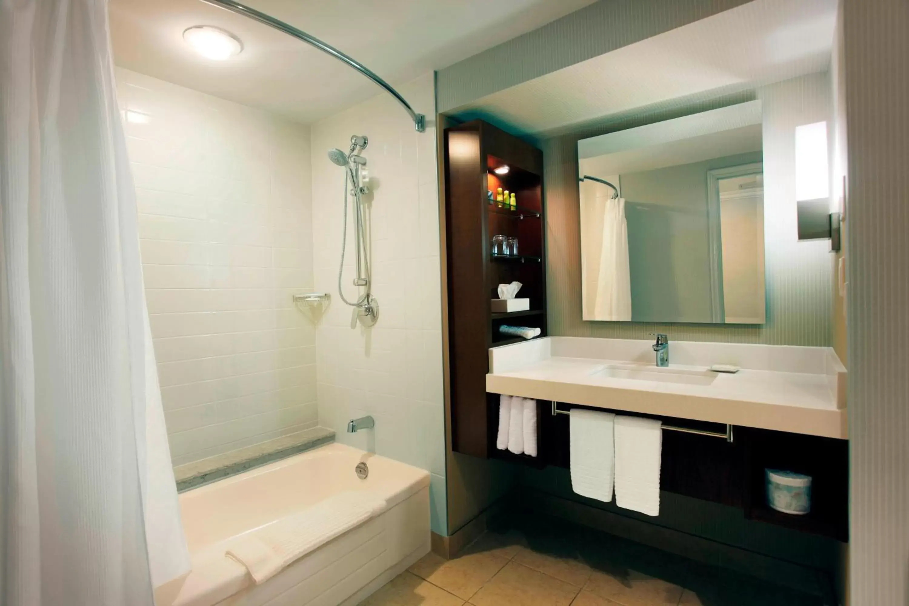 Bathroom in Delta Hotels by Marriott London Armouries