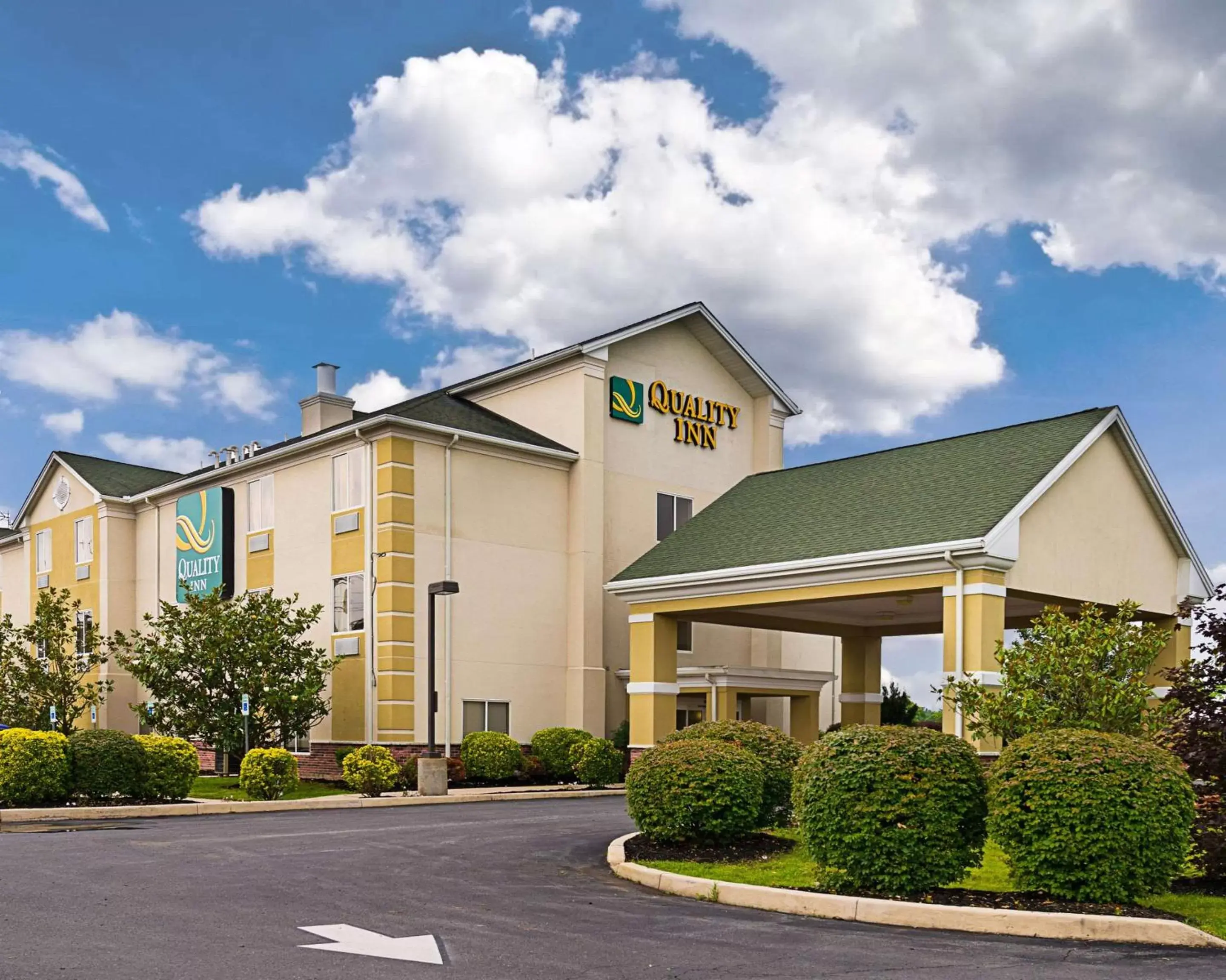 Property Building in Quality Inn Spring Mills - Martinsburg North