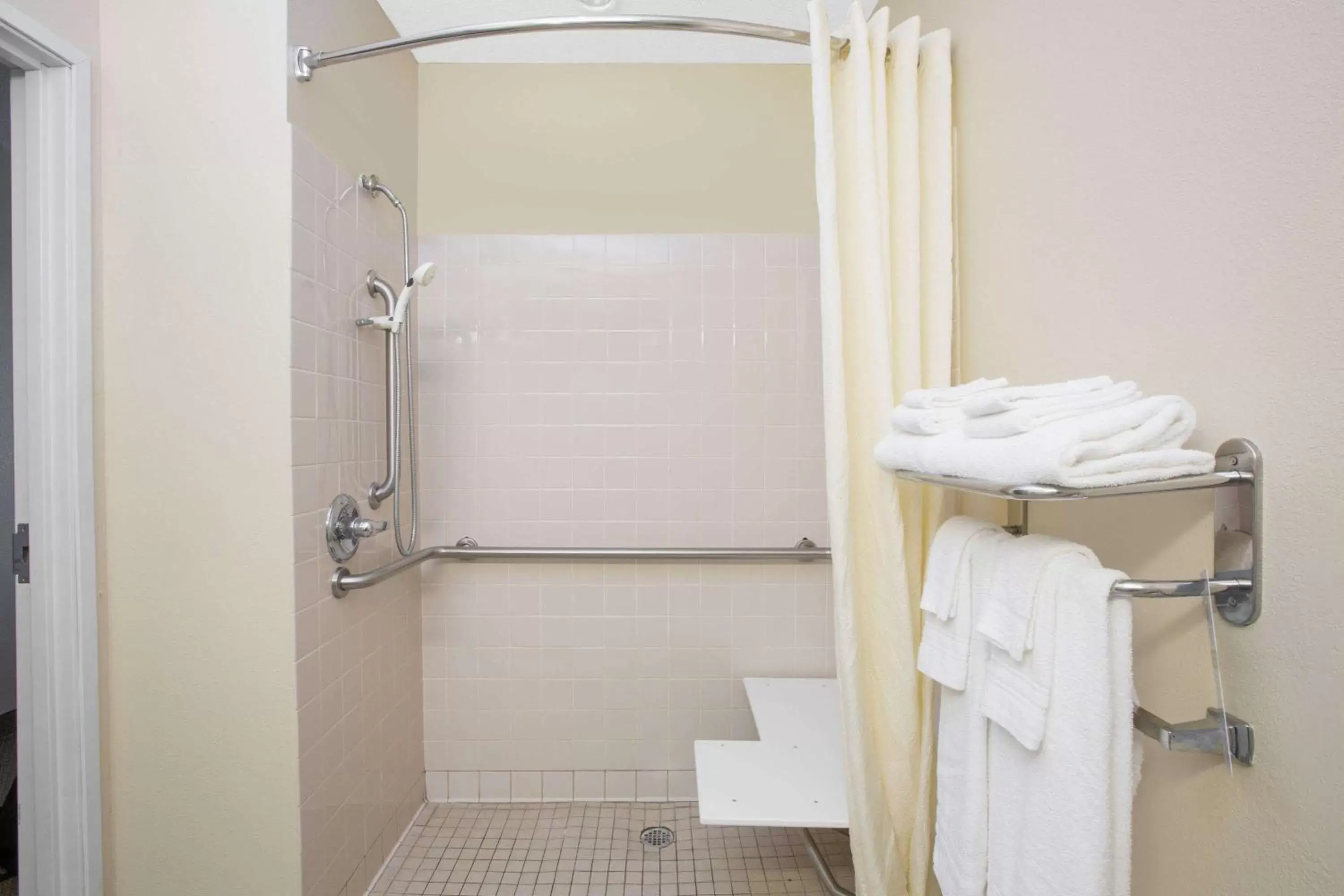 Bathroom in Microtel Inn & Suites by Wyndham Hattiesburg