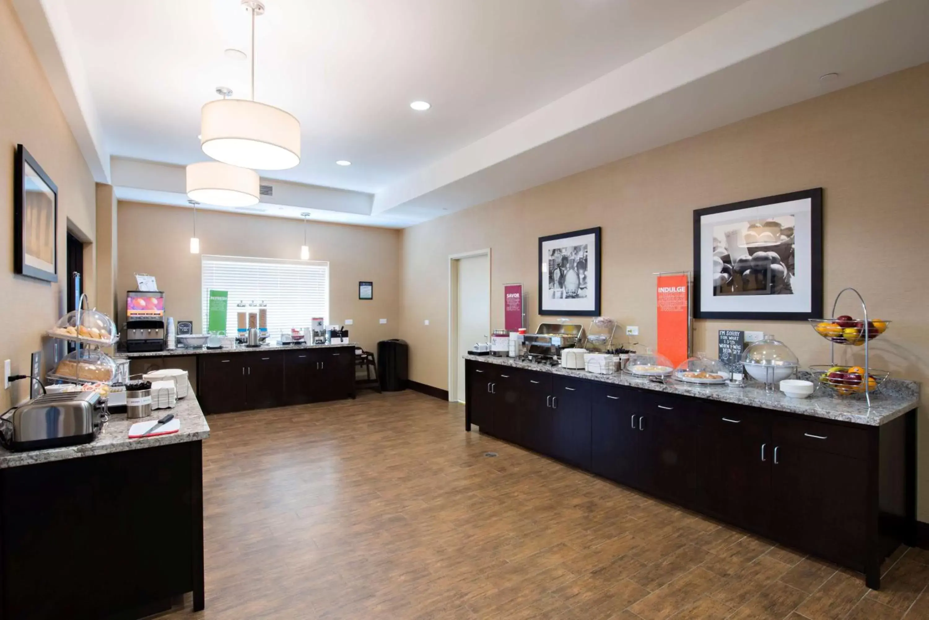 Dining area, Restaurant/Places to Eat in Hampton Inn Saskatoon South