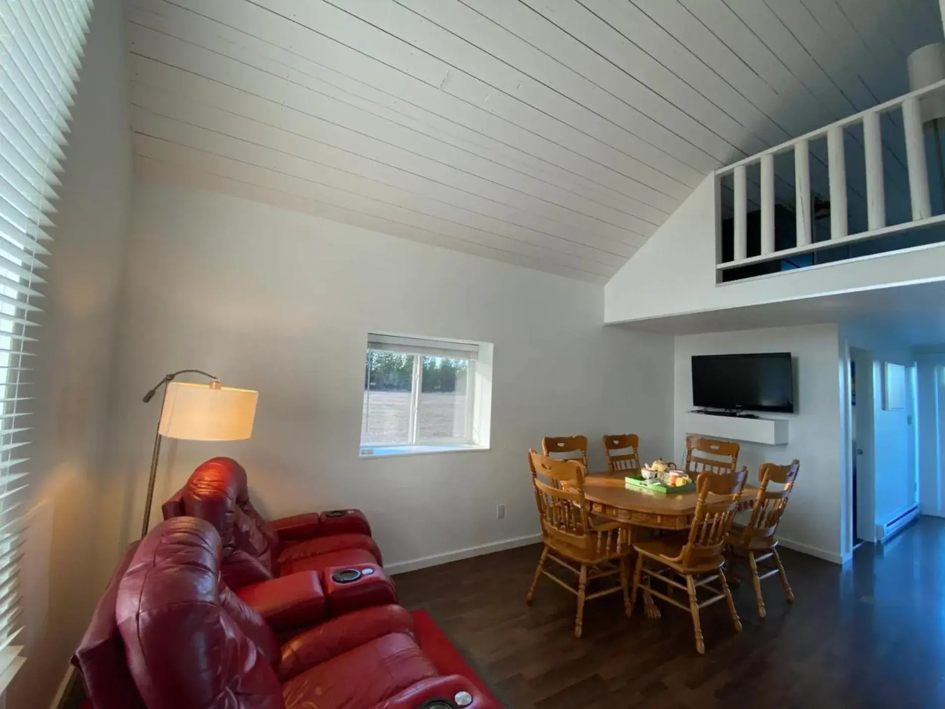 TV and multimedia, Seating Area in Woodhouse Cottages And Ranch