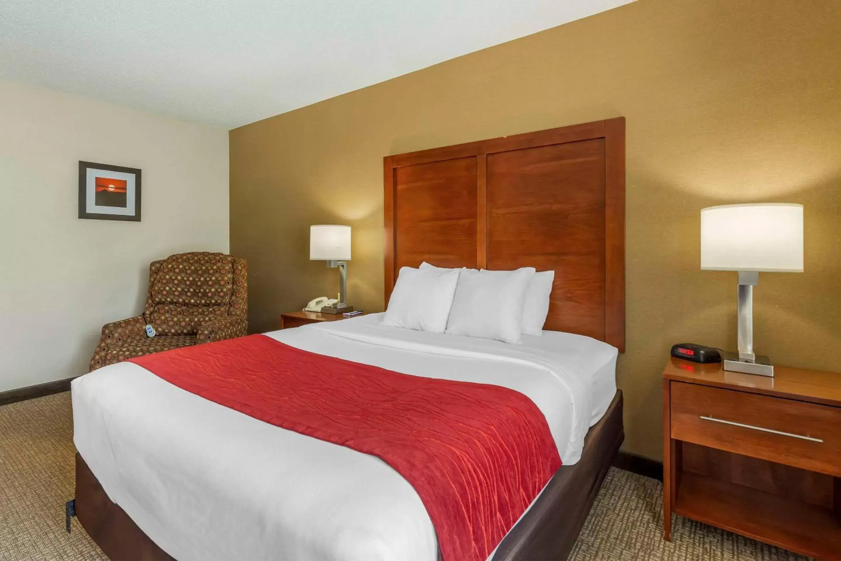 Bedroom, Bed in Comfort Inn & Suites Rapid City