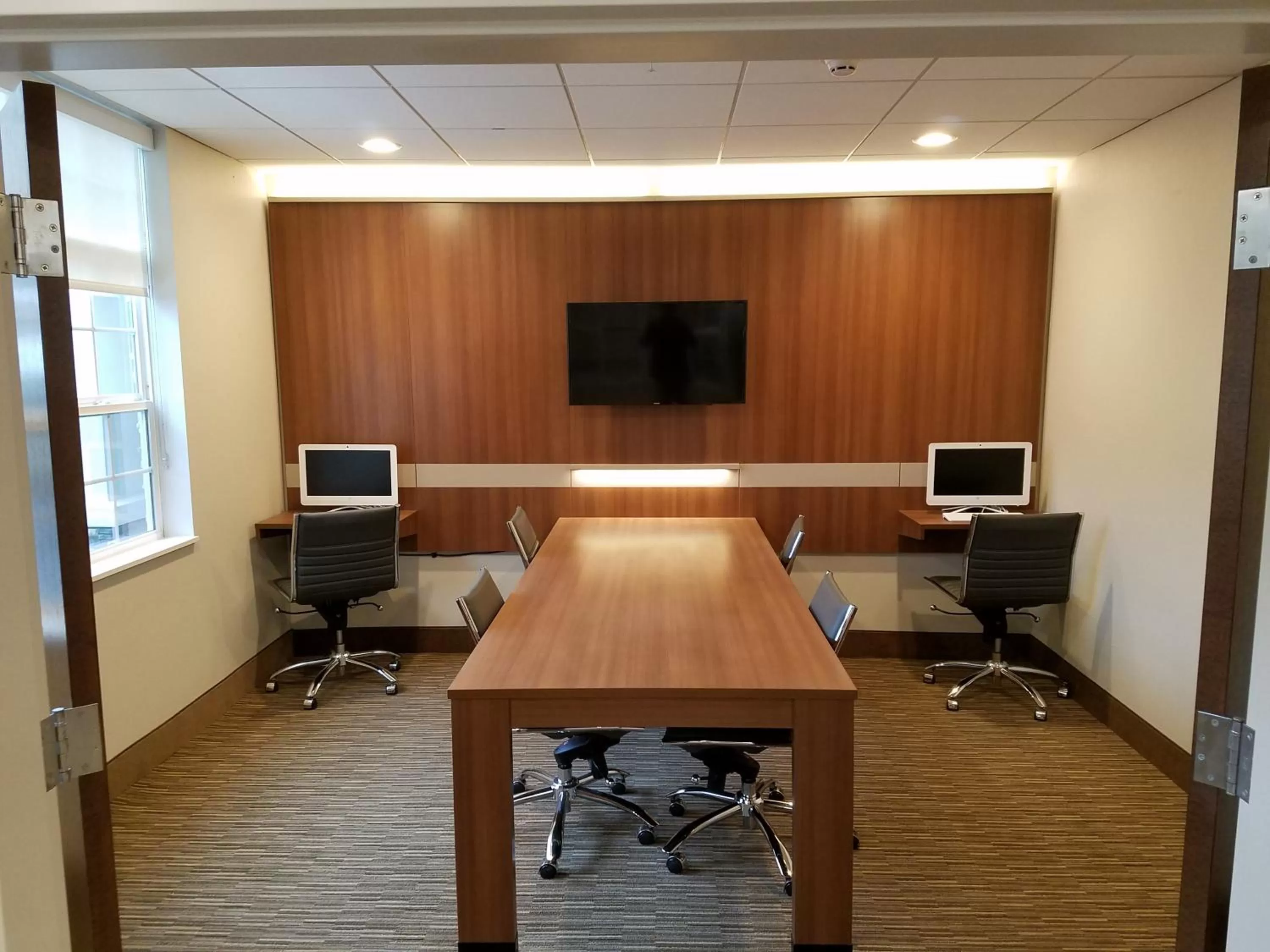 Business facilities in Microtel Inn & Suites by Wyndham Niagara Falls