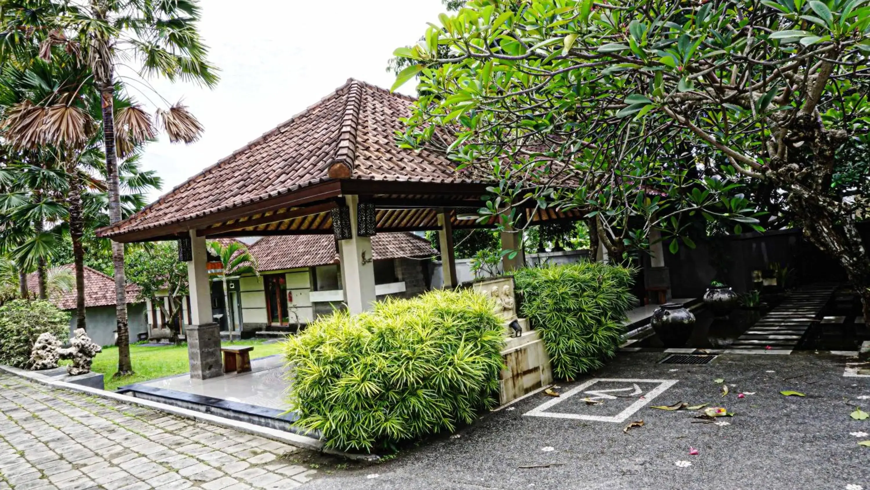 Restaurant/places to eat, Property Building in Bali Merita Villa