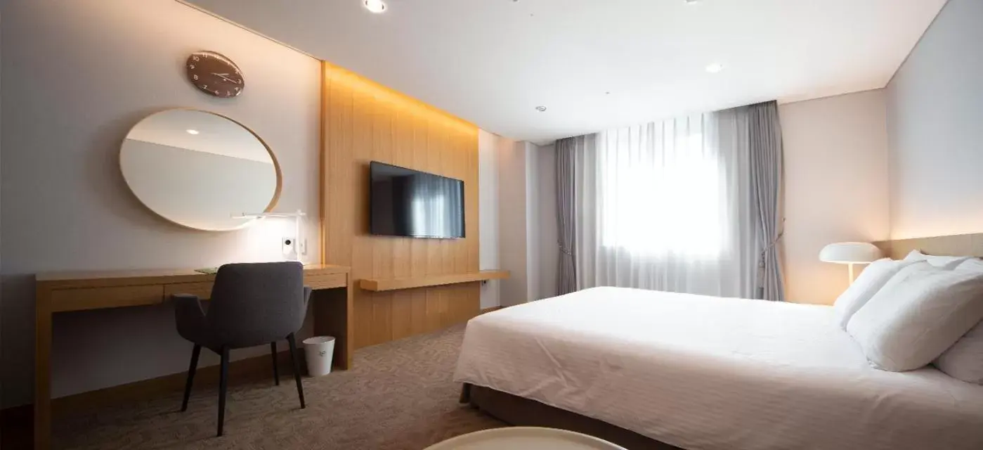 Bed in Ulsan City Hotel