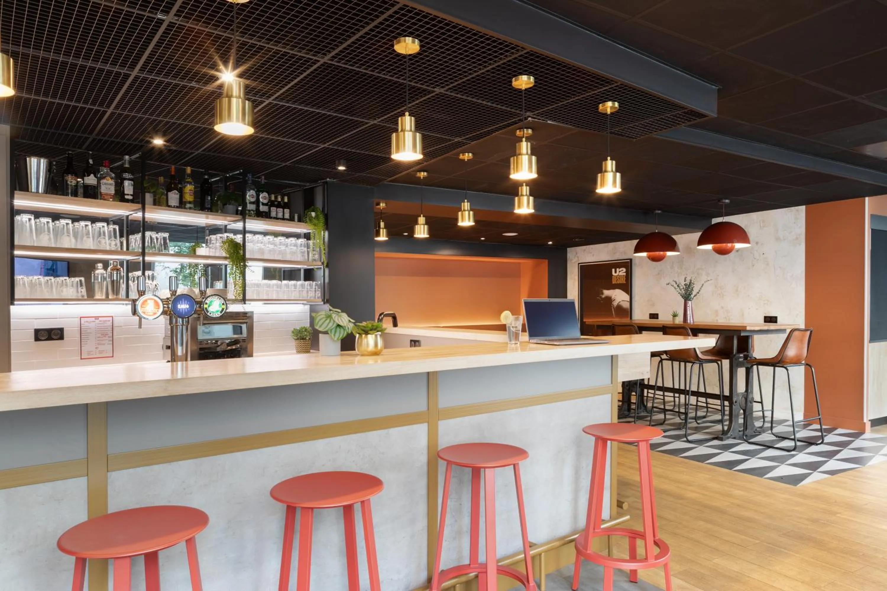 Lounge or bar in ibis Paris Nation Davout