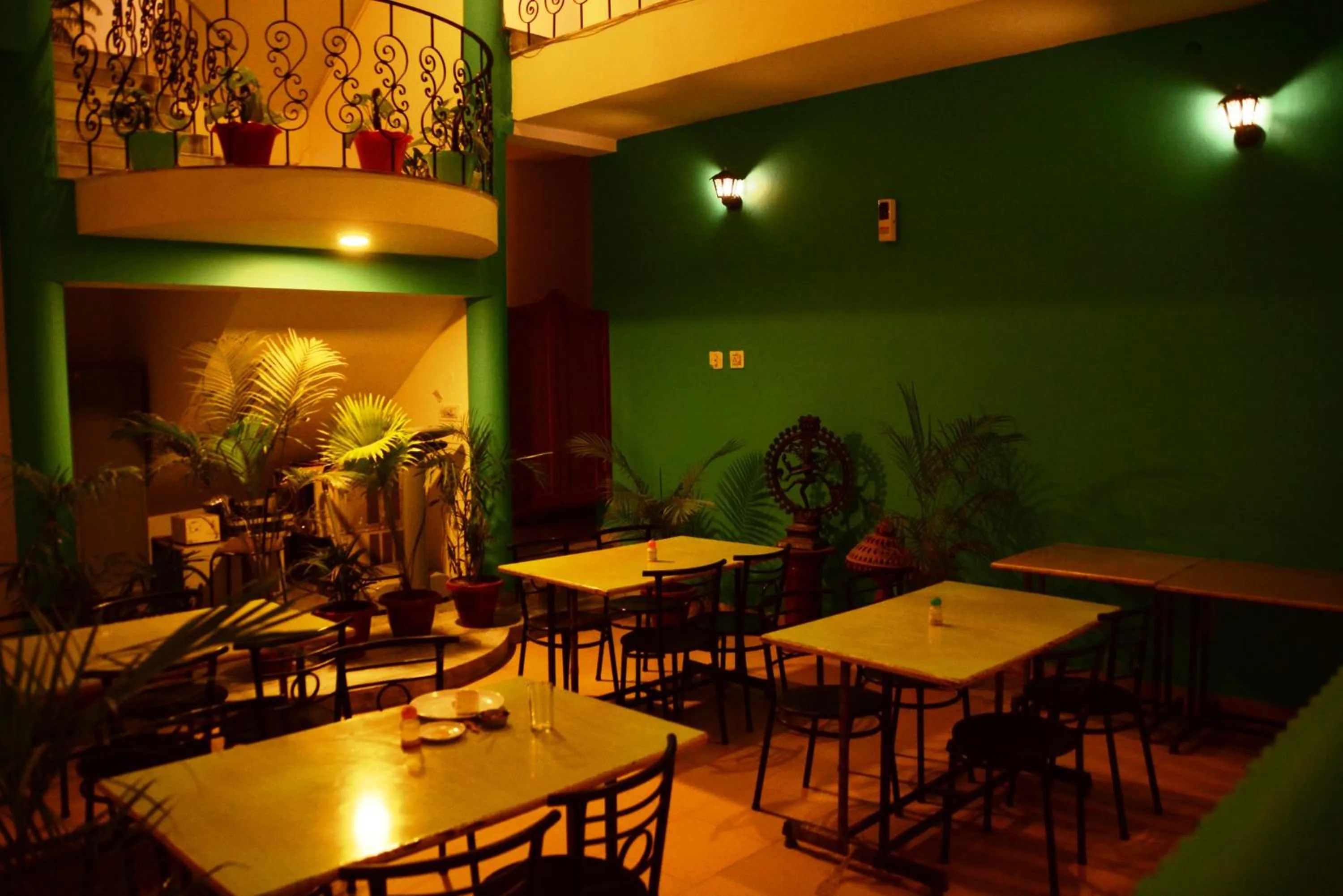 Restaurant/places to eat in Hotel Sugandh Retreat Jaipur