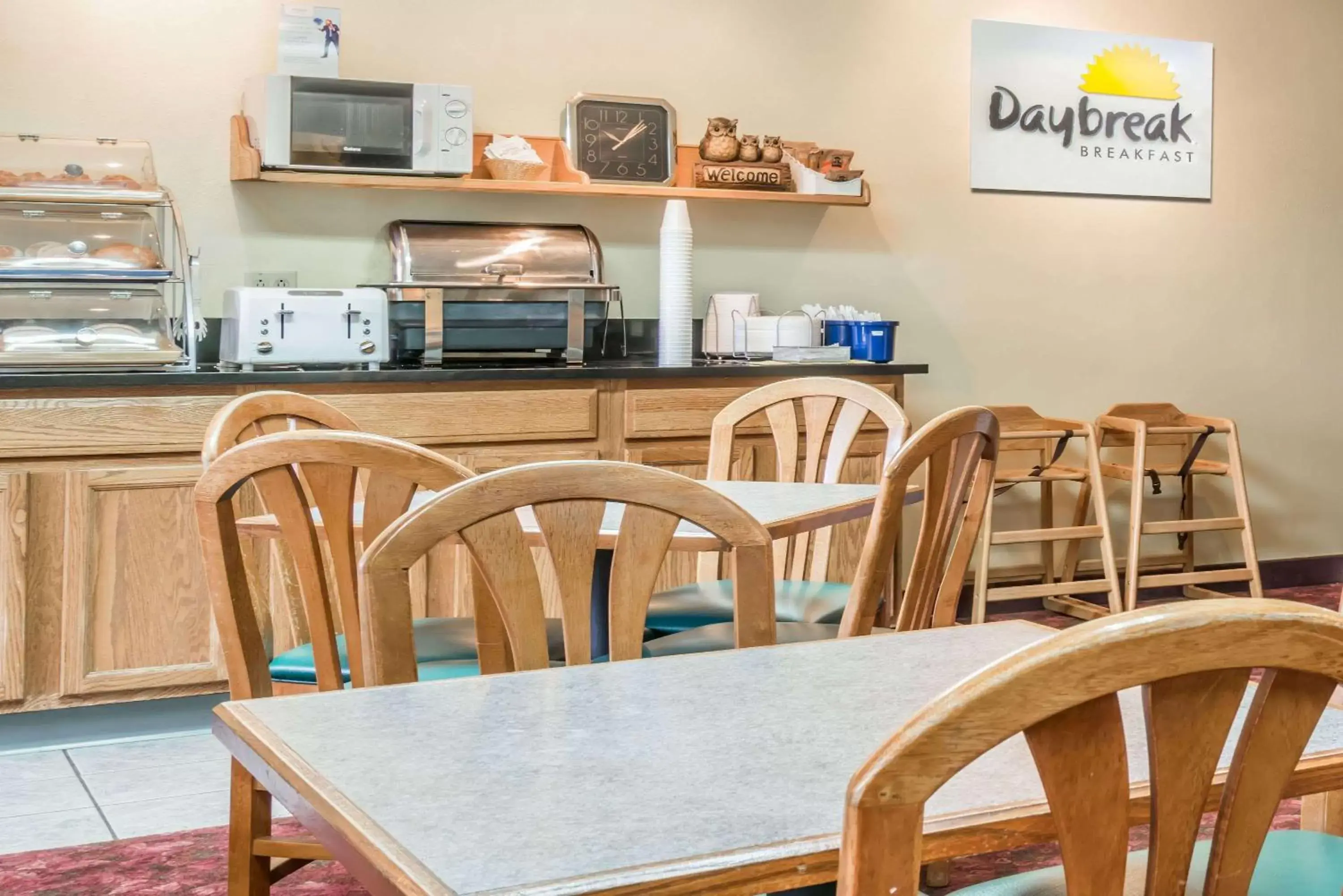 Restaurant/Places to Eat in Days Inn by Wyndham Black River Falls - Access to ATV Trail