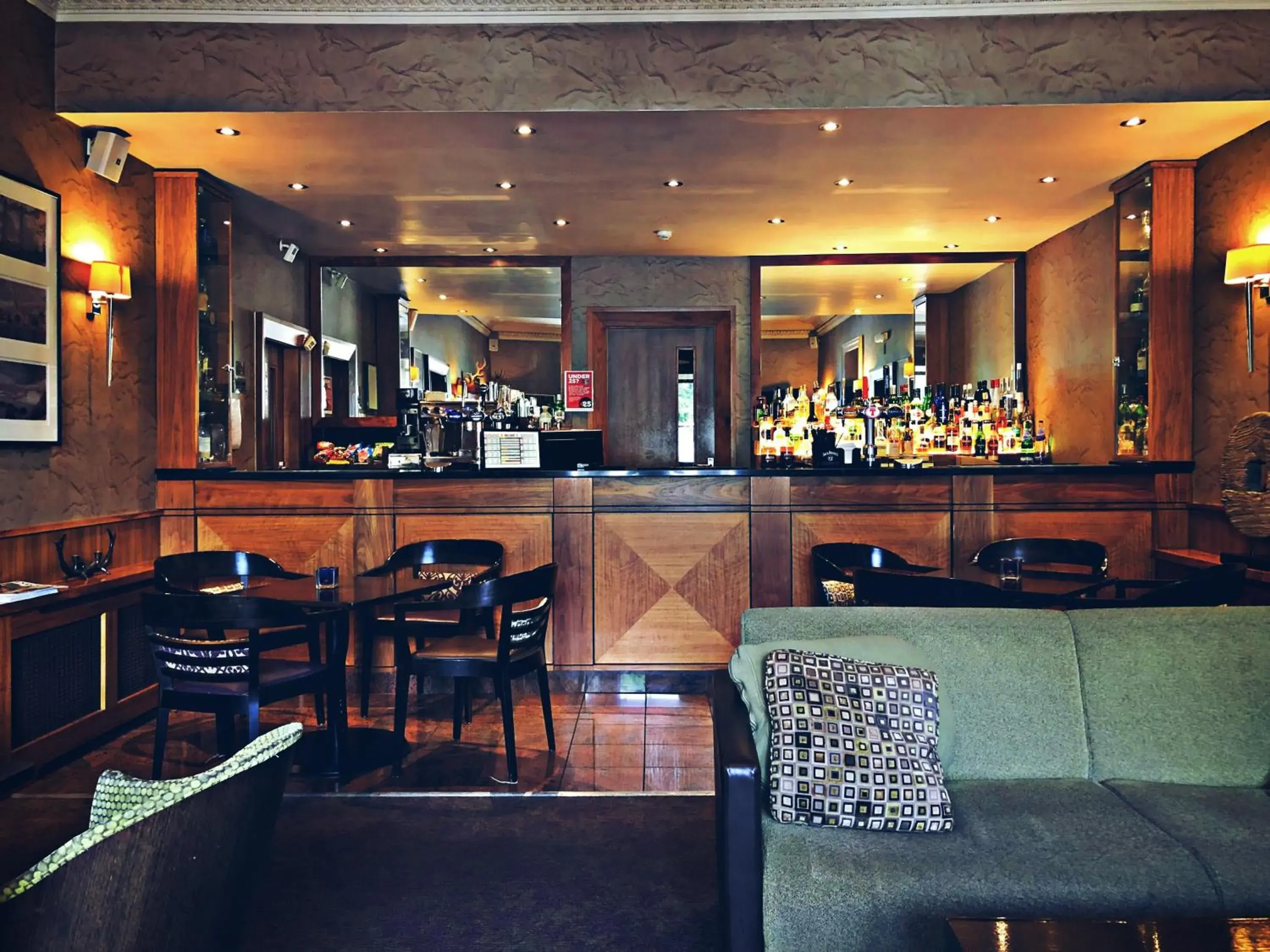 Lounge or bar in Beaufort Hotel