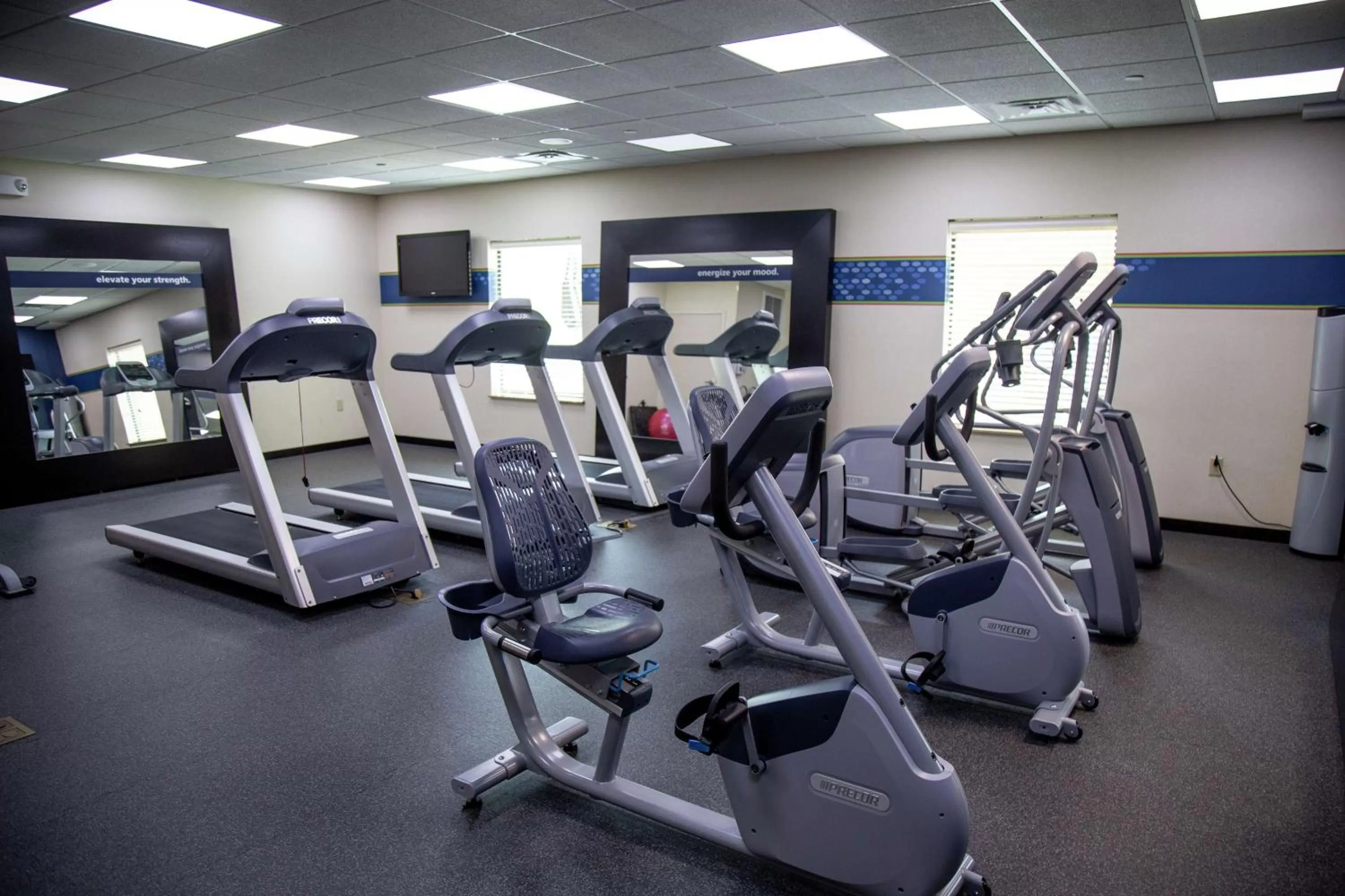 Fitness centre/facilities in Hampton Inn & Suites Sharon