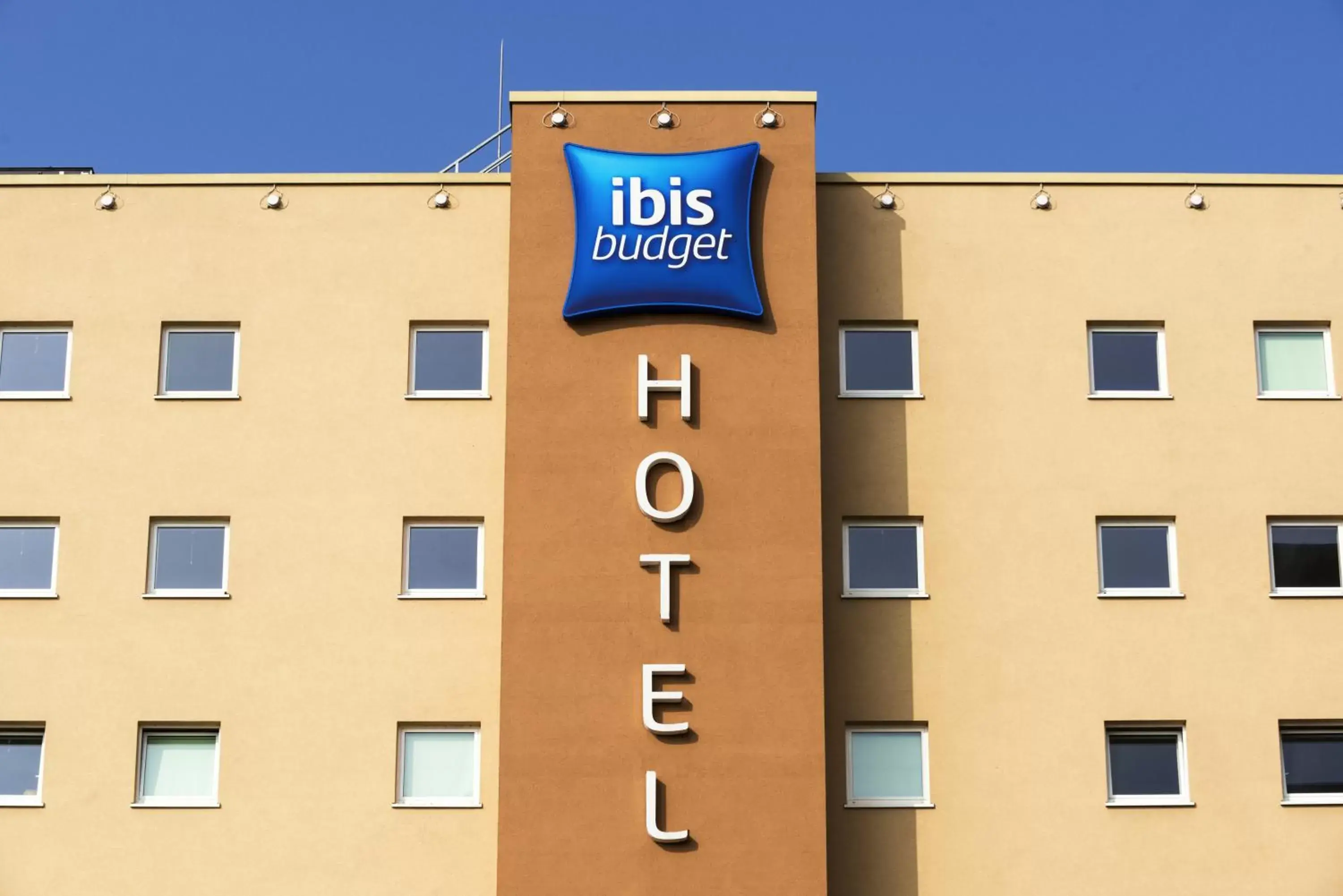 Facade/entrance in ibis Budget Luxembourg Sud Facade/entrance in ibis Budget Luxembourg Sud