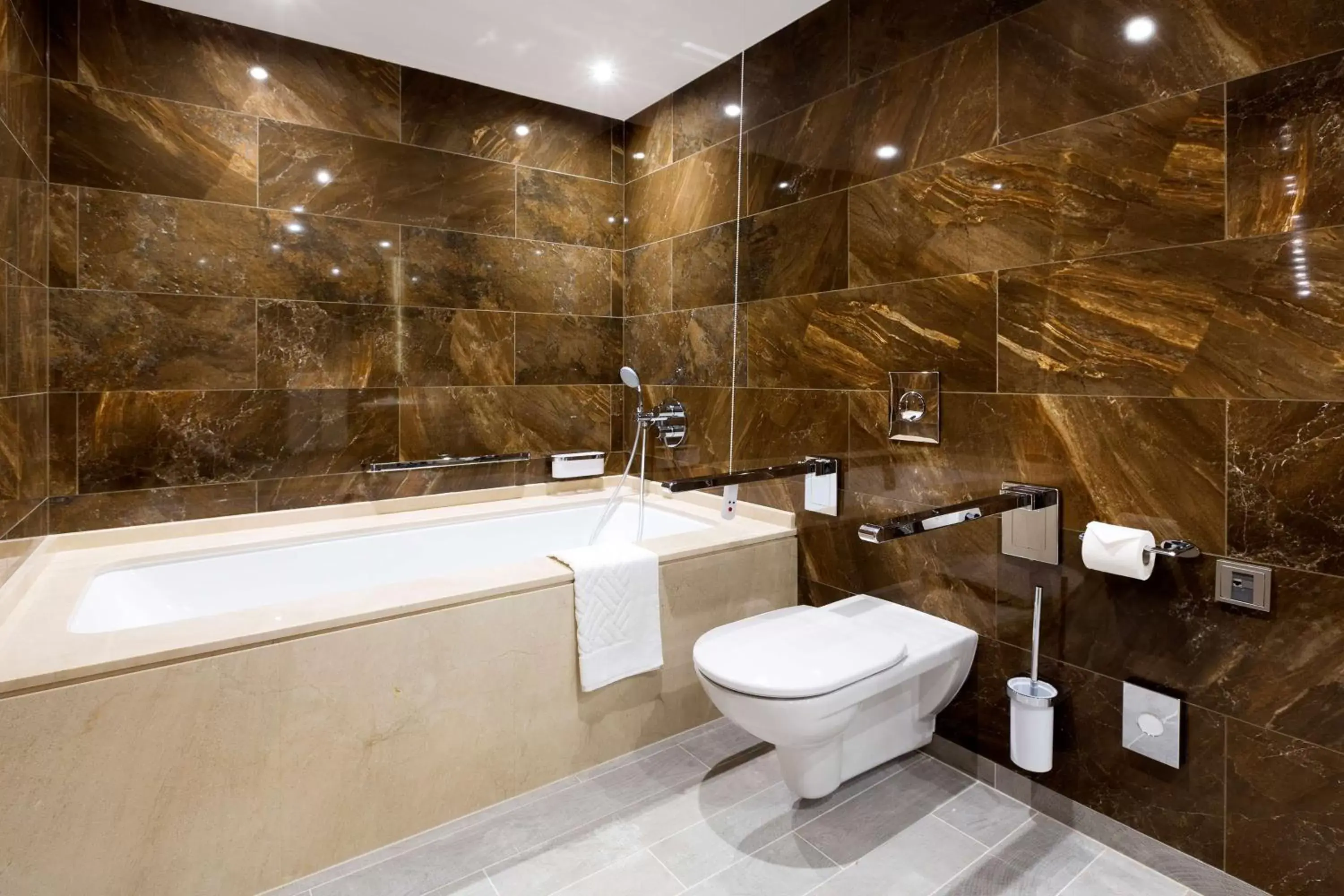 Bathroom in DoubleTree by Hilton Hotel & Conference Centre Warsaw