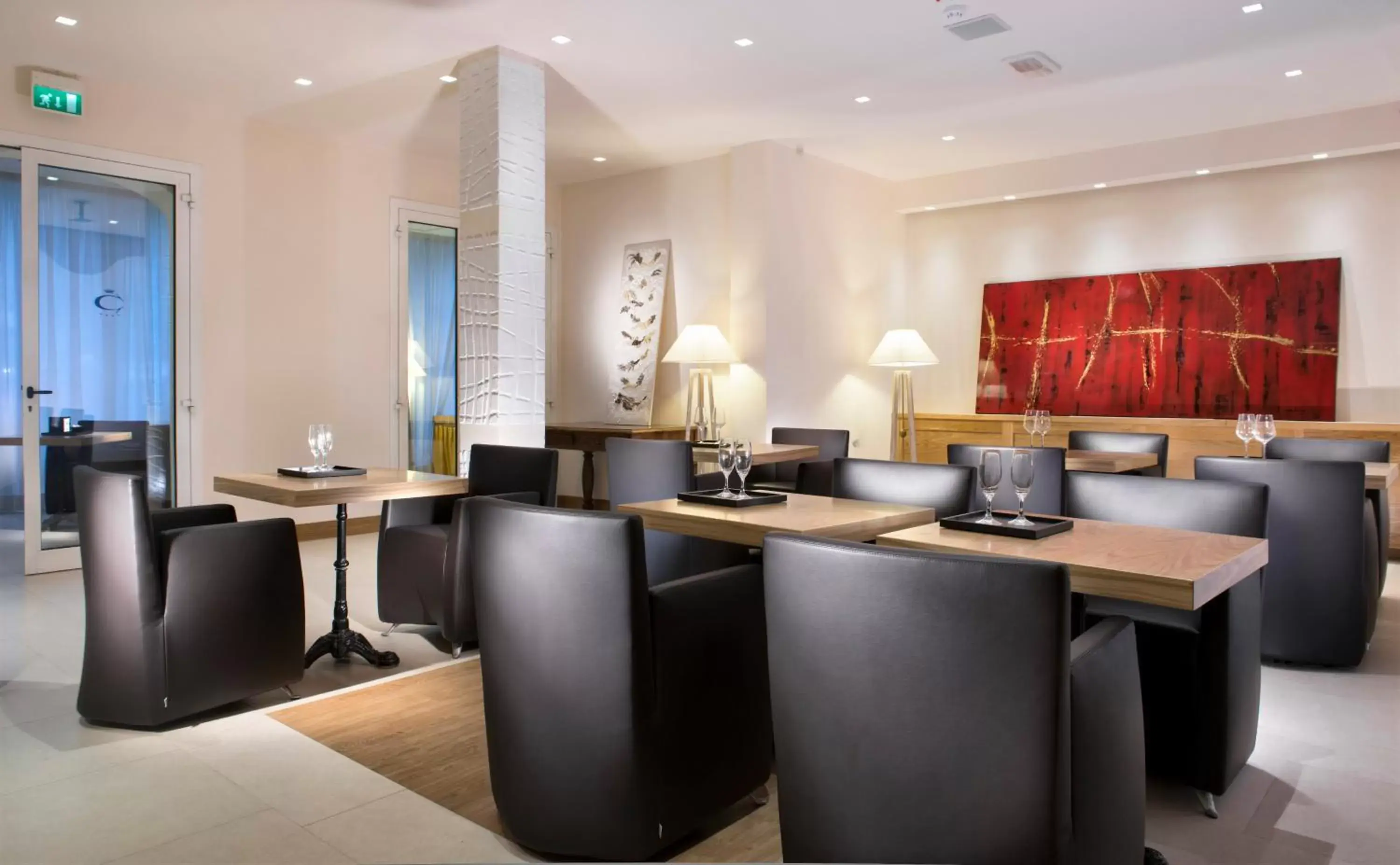 Lounge or bar, Kitchen/Kitchenette in Hotel Corallo