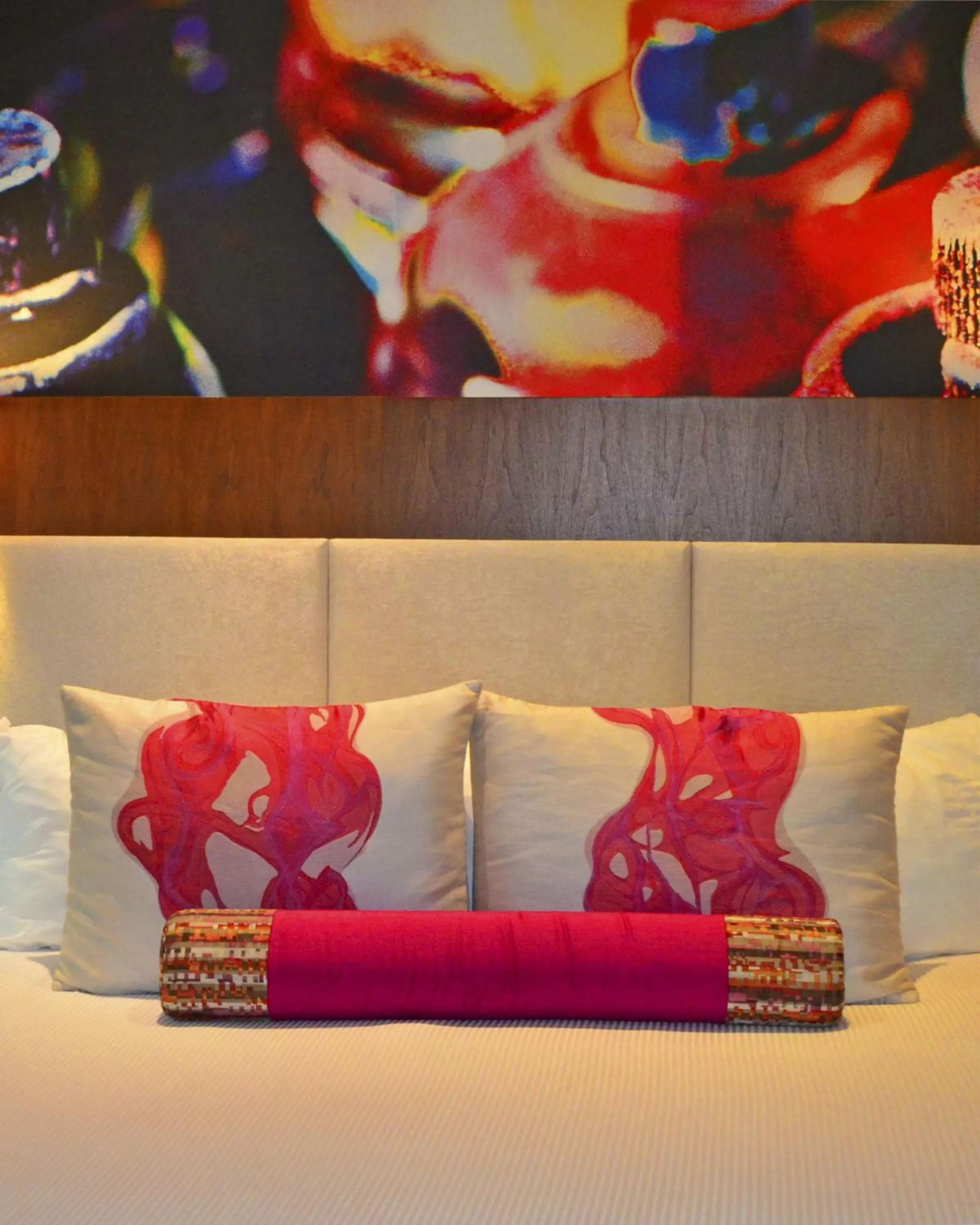 Queen Room with Roll-In Shower - Disability Access in Riviera Beach House