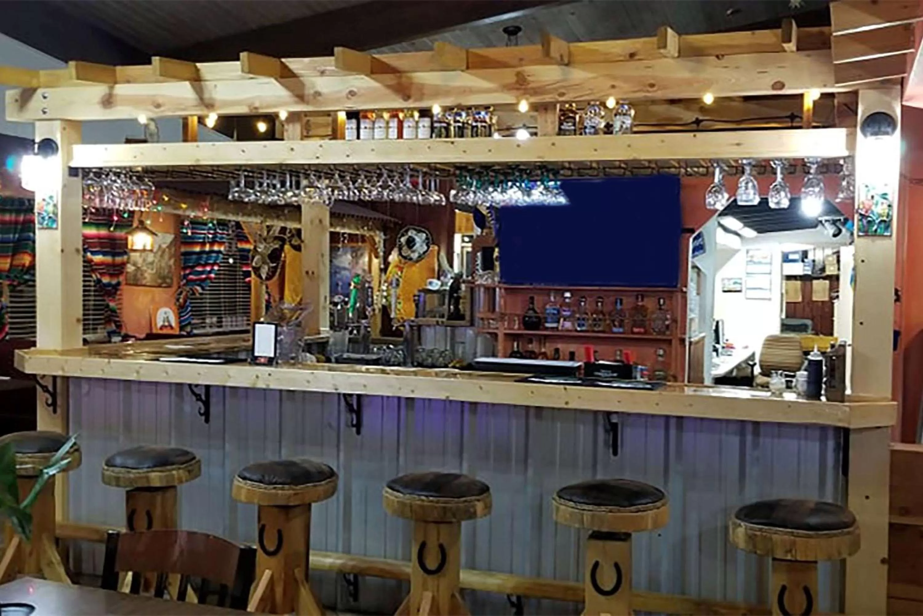 Restaurant/places to eat, Lounge/Bar in Howard Johnson by Wyndham Raton