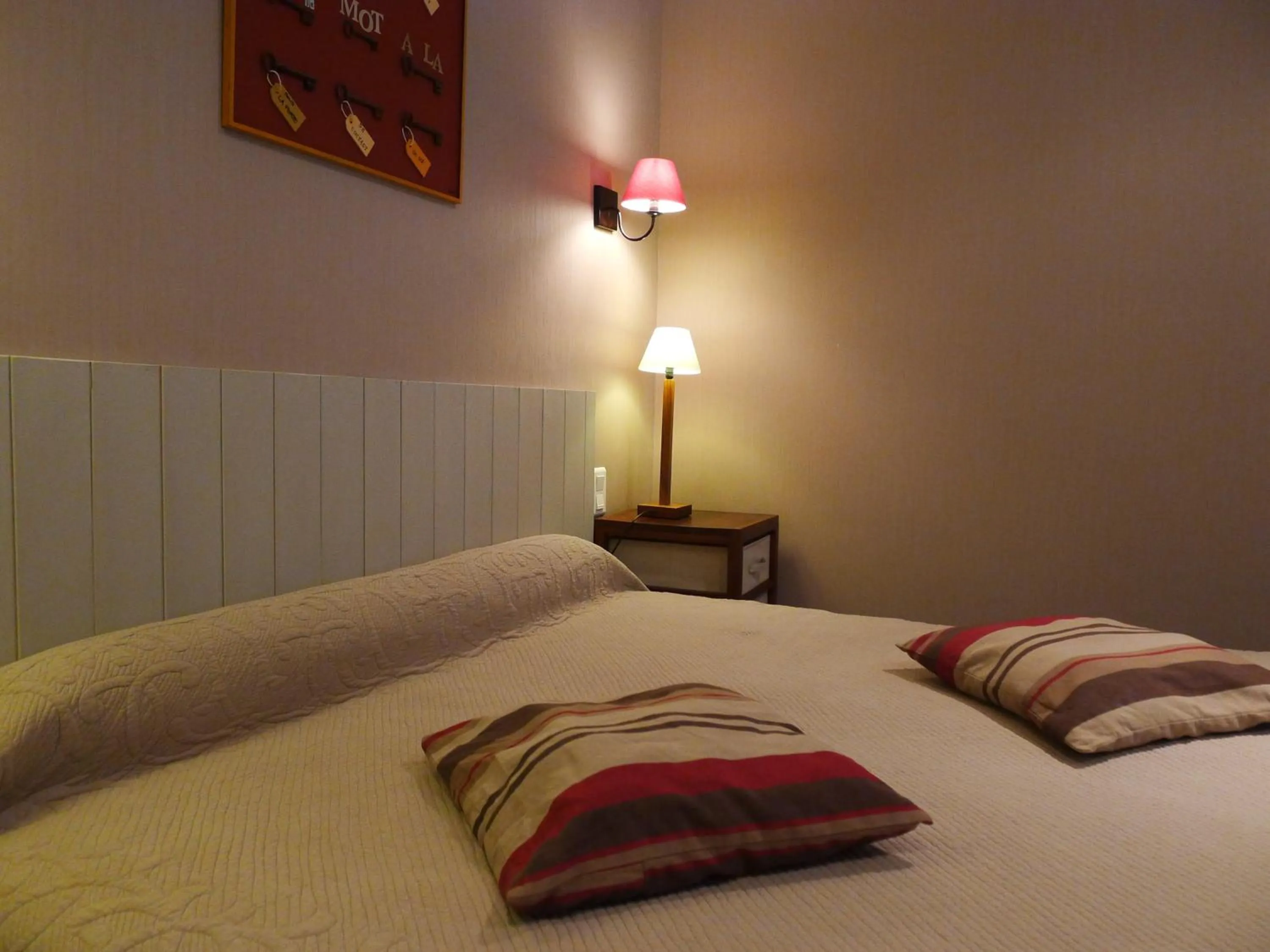 Bed in Cit'Hotel des Messageries