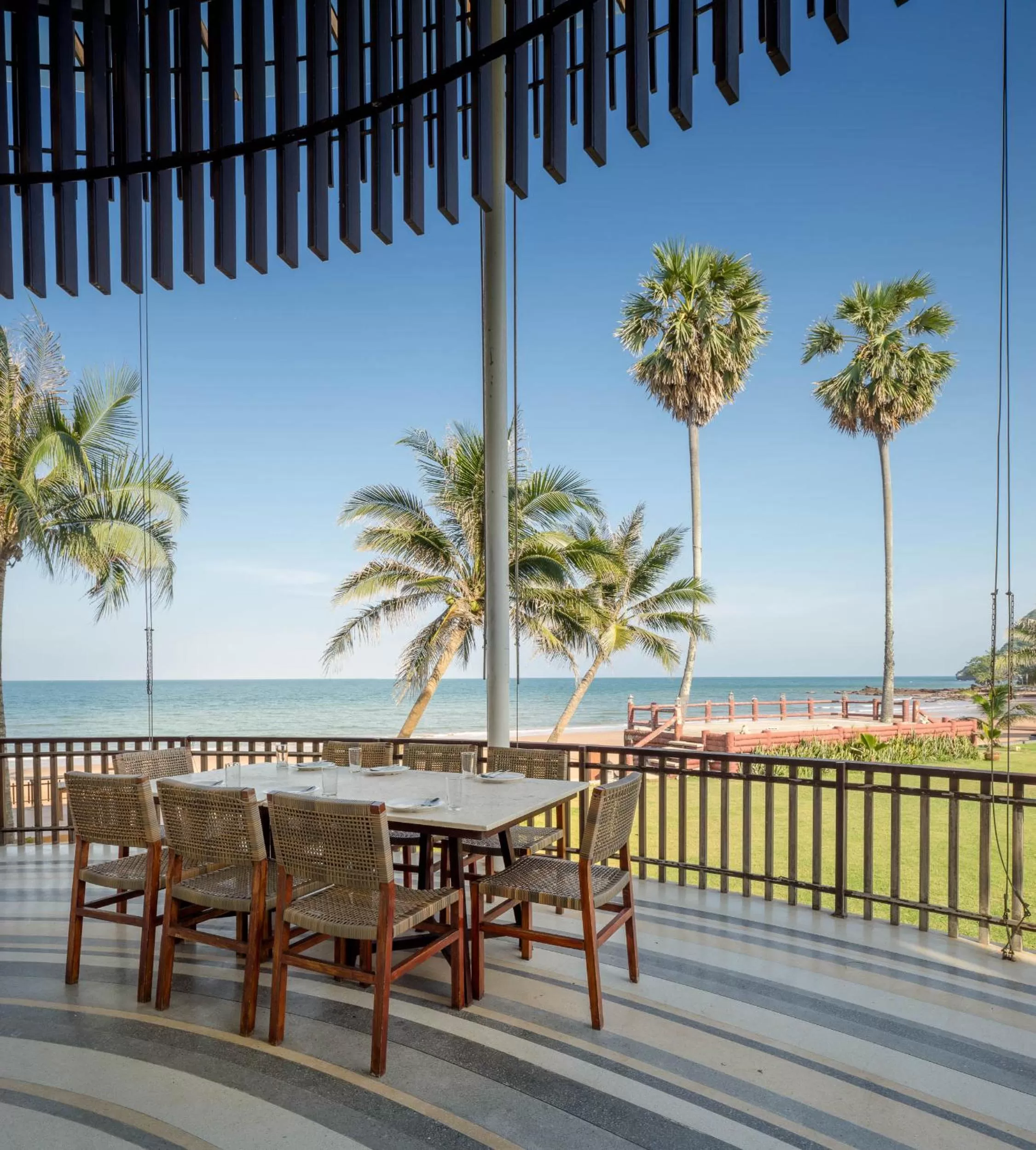 Restaurant/places to eat in Ban Saithong Beach Resort