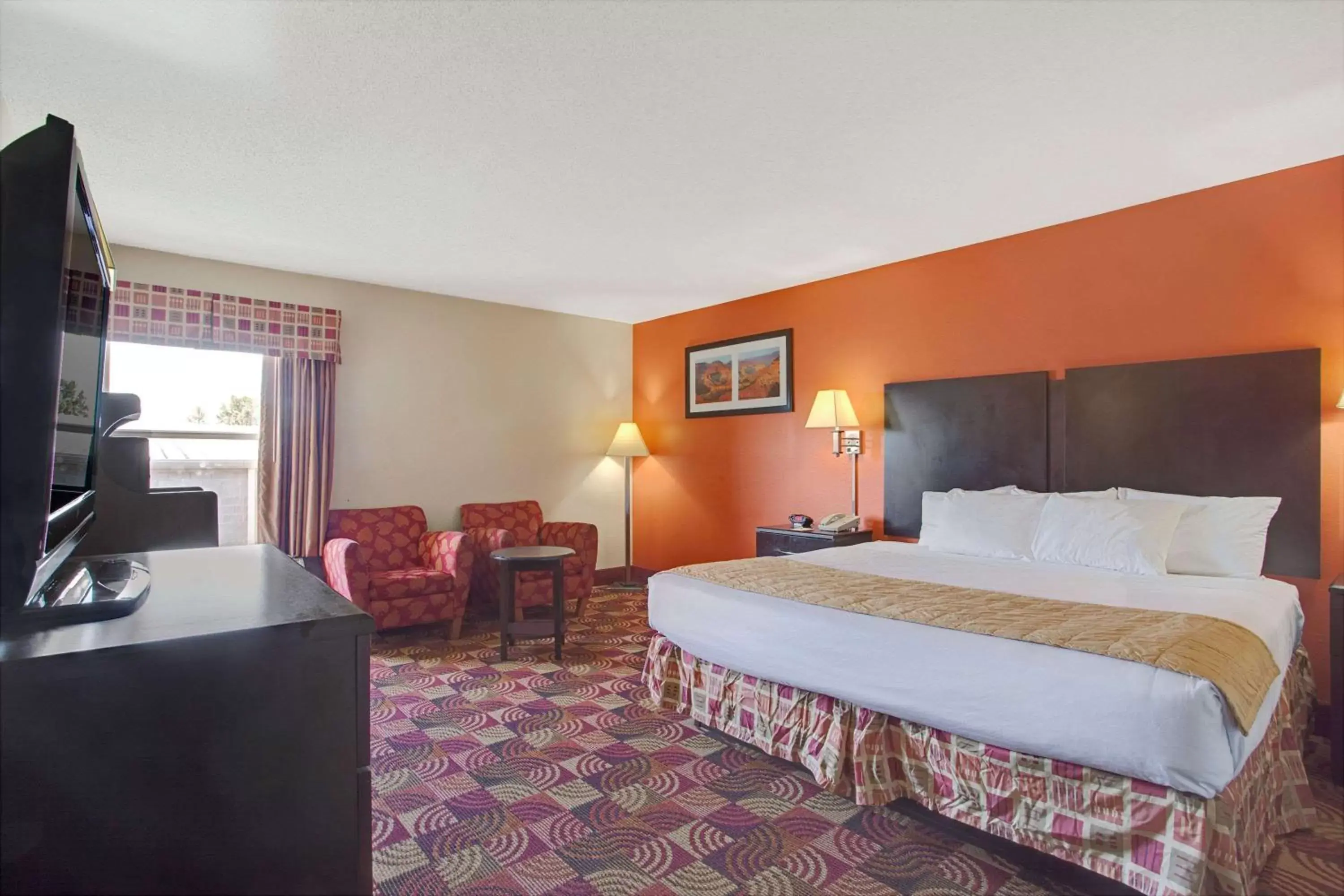 Photo of the whole room in Days Inn & Suites by Wyndham Ridgeland