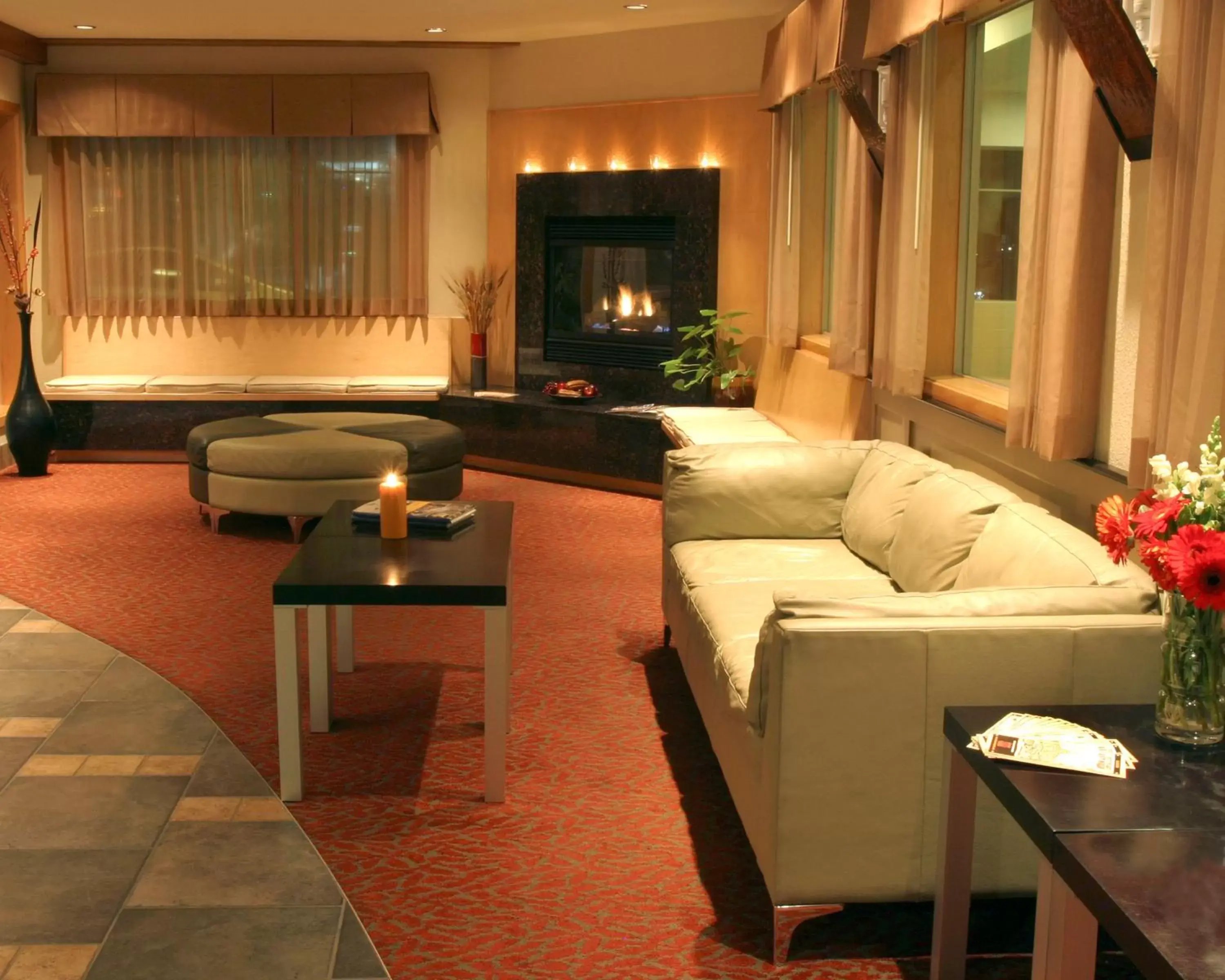 Lobby or reception, Seating Area in Best Western Snowcap Lodge