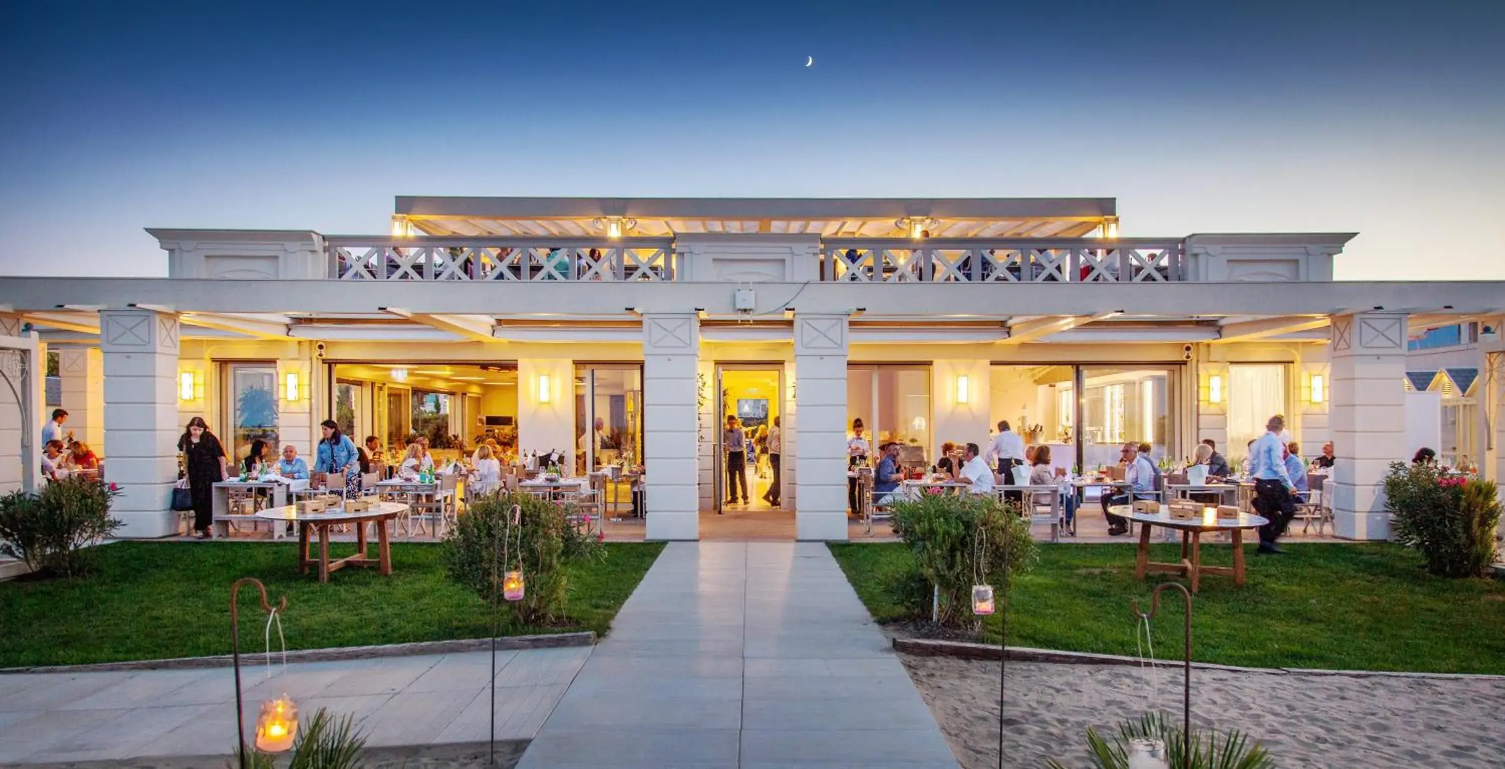 Beach, Property Building in Grand Hotel Da Vinci