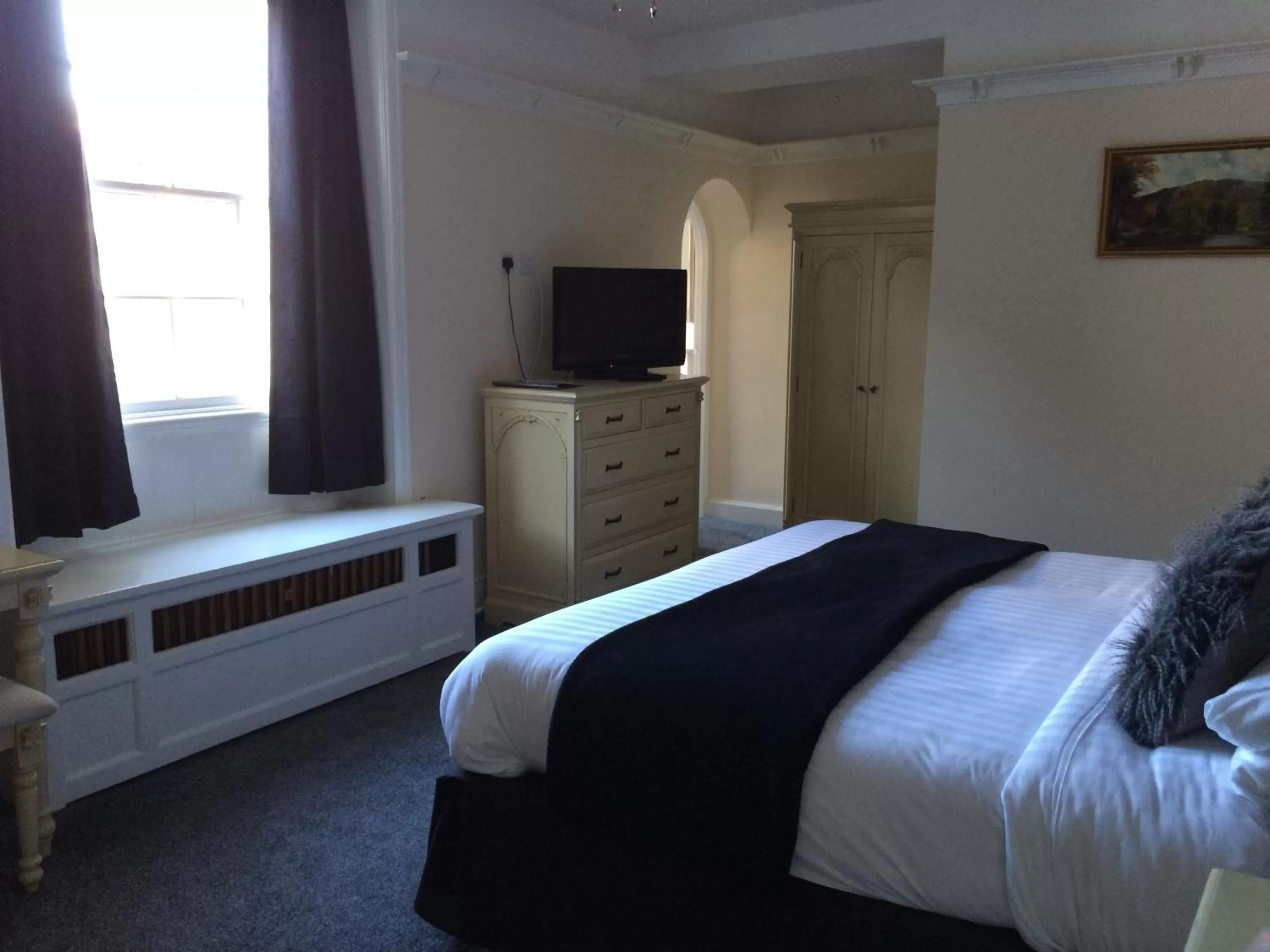 Bed in The Eagles Hotel