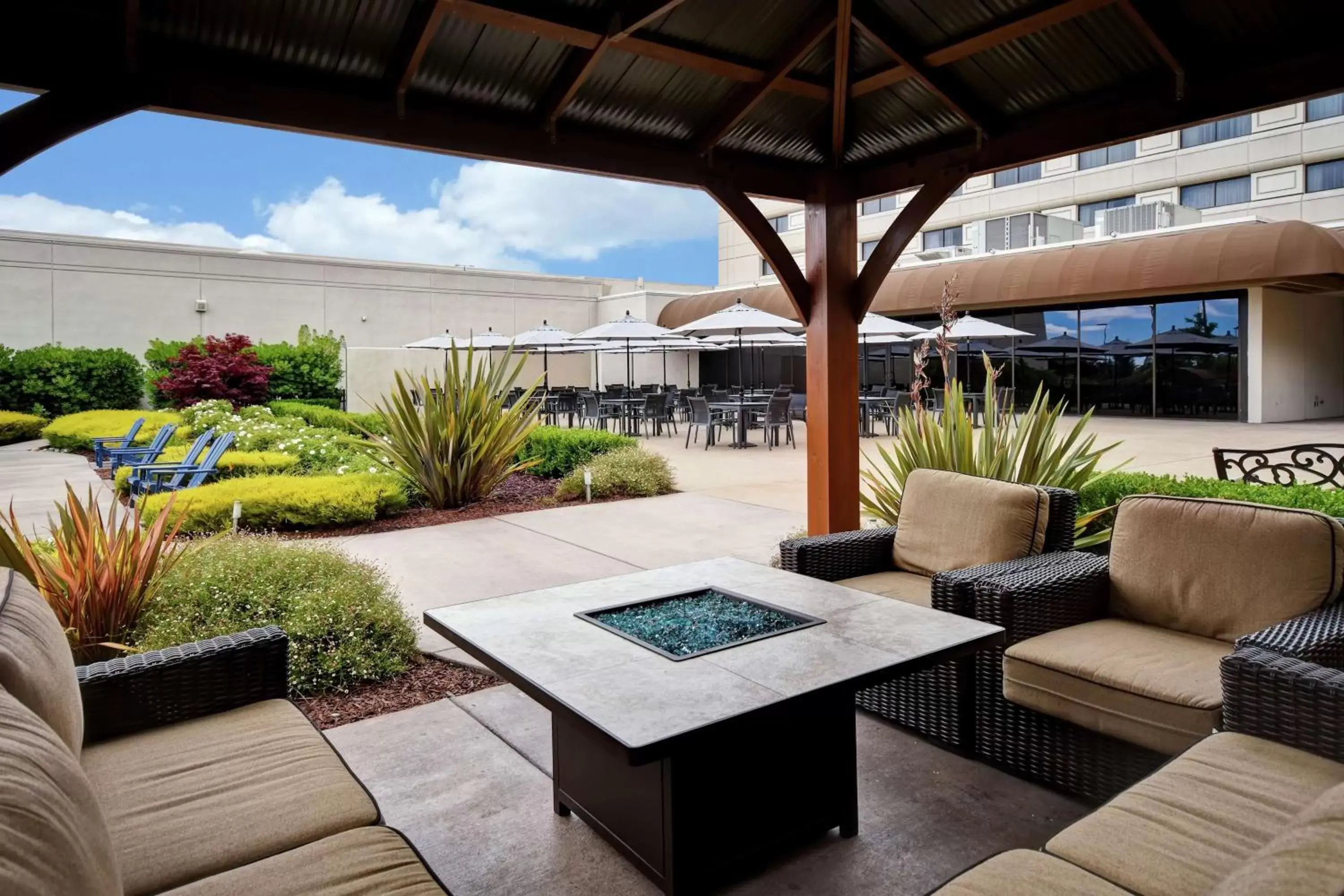 Patio in DoubleTree by Hilton Pleasanton at The Club