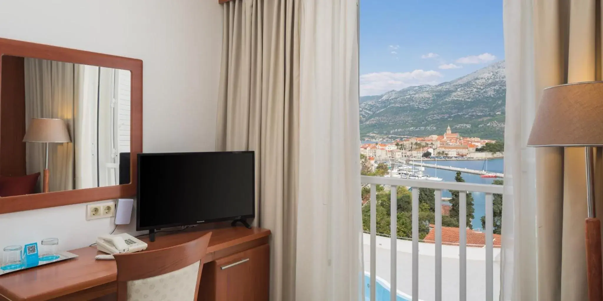 Bedroom in Marko Polo Maradiso Hotel by Aminess Bedroom in Marko Polo Maradiso Hotel by Aminess