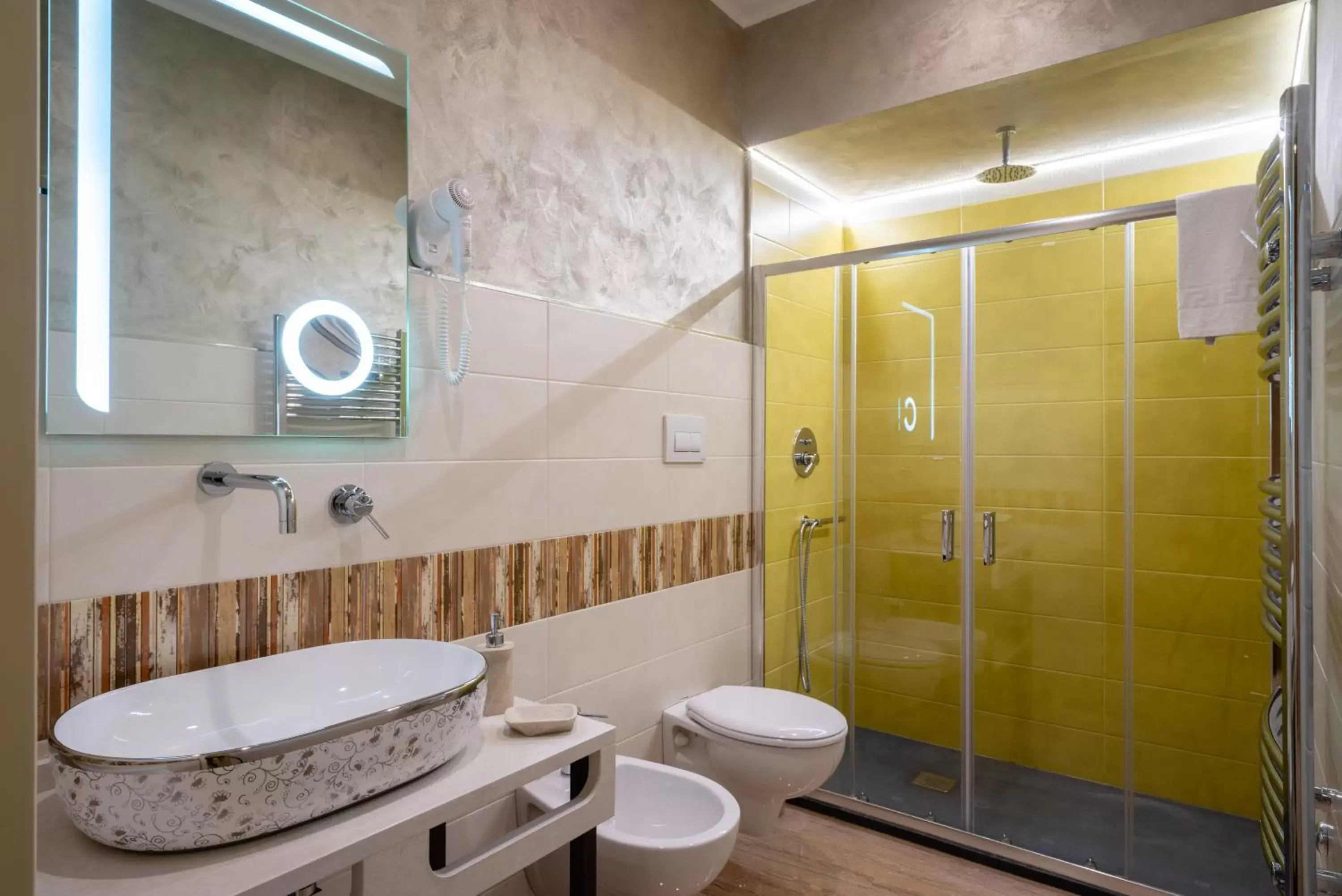 Shower, Bathroom in Villa Domus Salento Suites & Rooms con parcheggio privato in loco