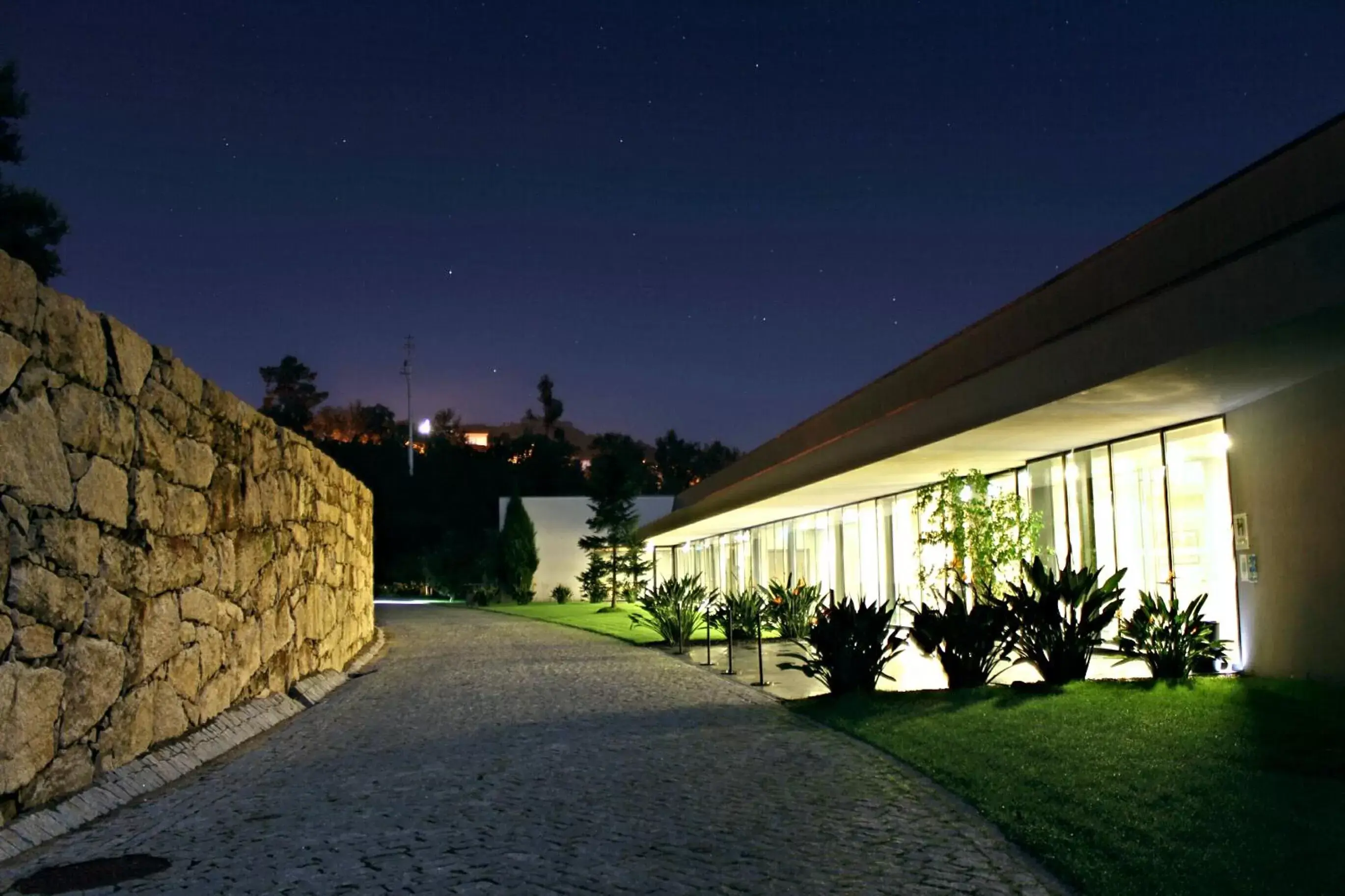Facade/entrance, Garden in Douro Palace Hotel Resort & SPA