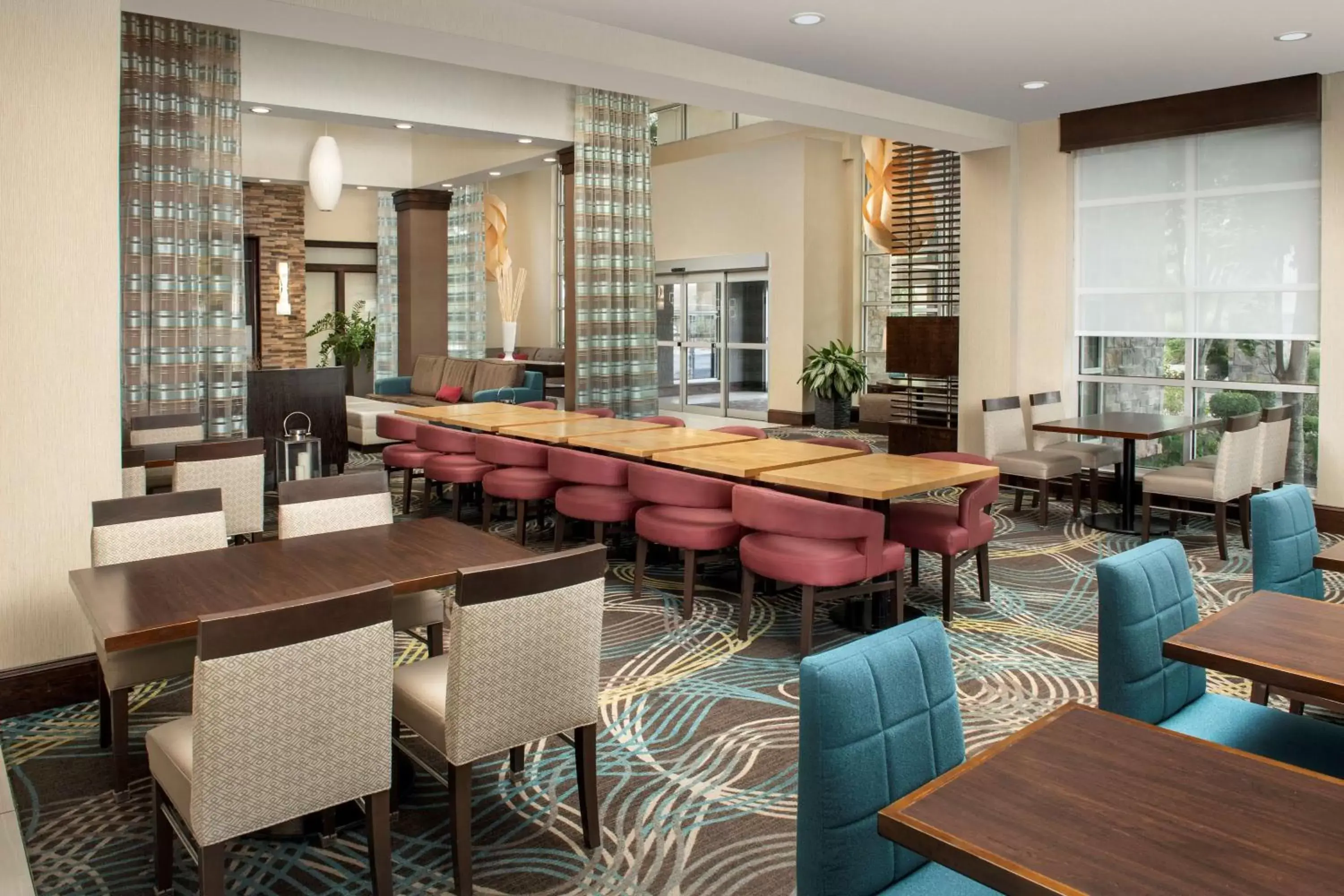 Dining area, Lounge/Bar in Hilton Garden Inn Murfreesboro