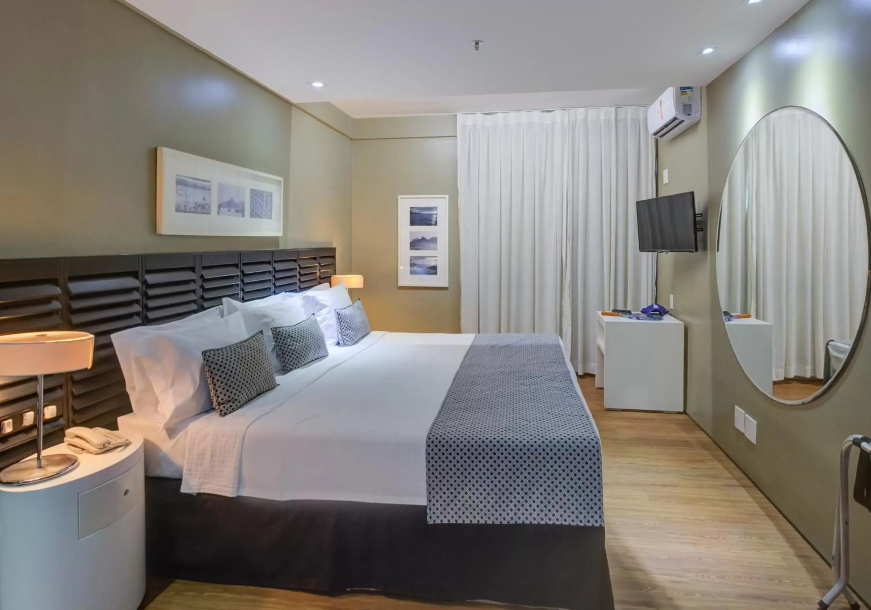 TV and multimedia, Bed in Rio Design Copacabana Hotel