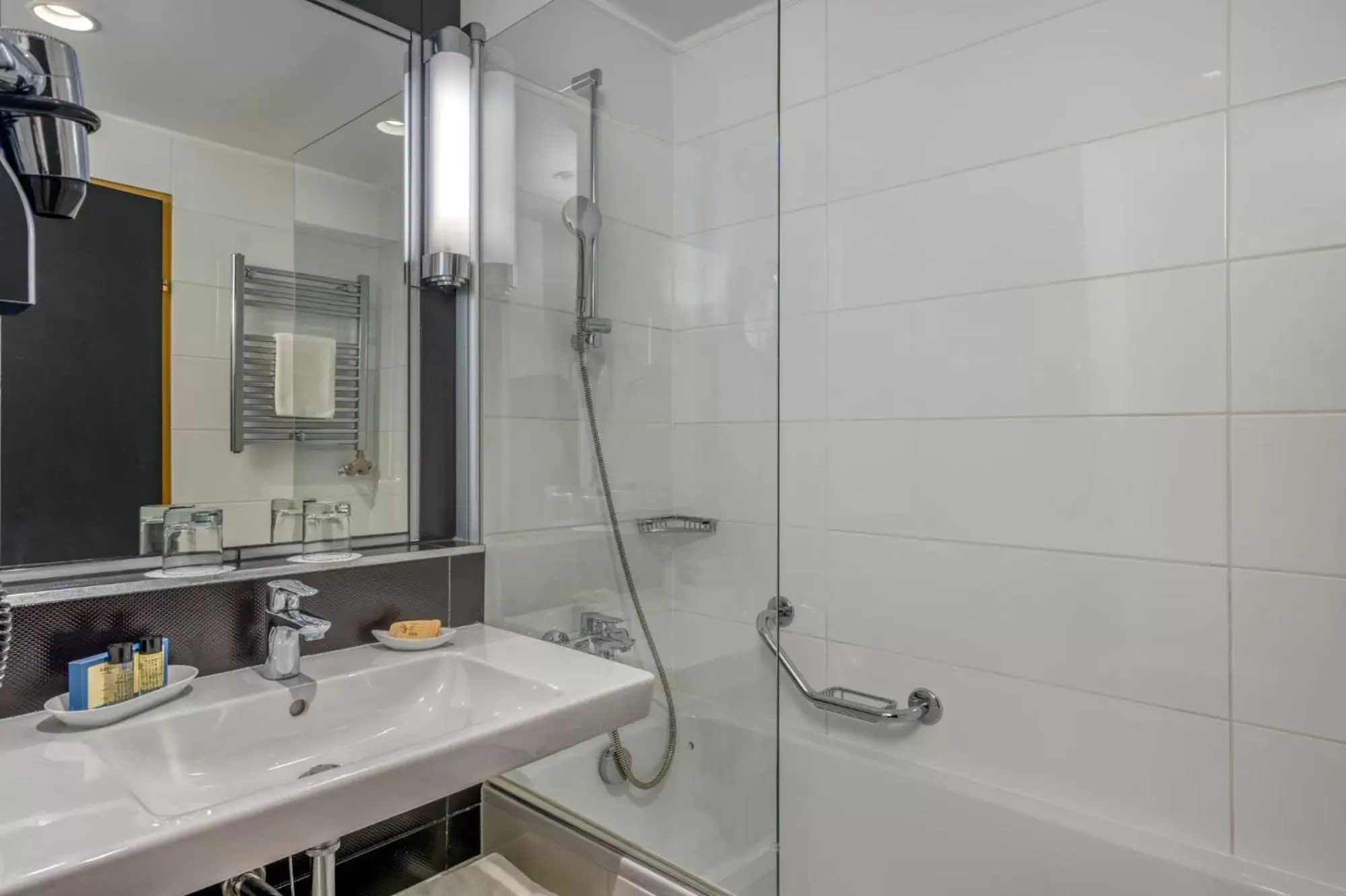 Bathroom in Ensana Grand Margaret Island