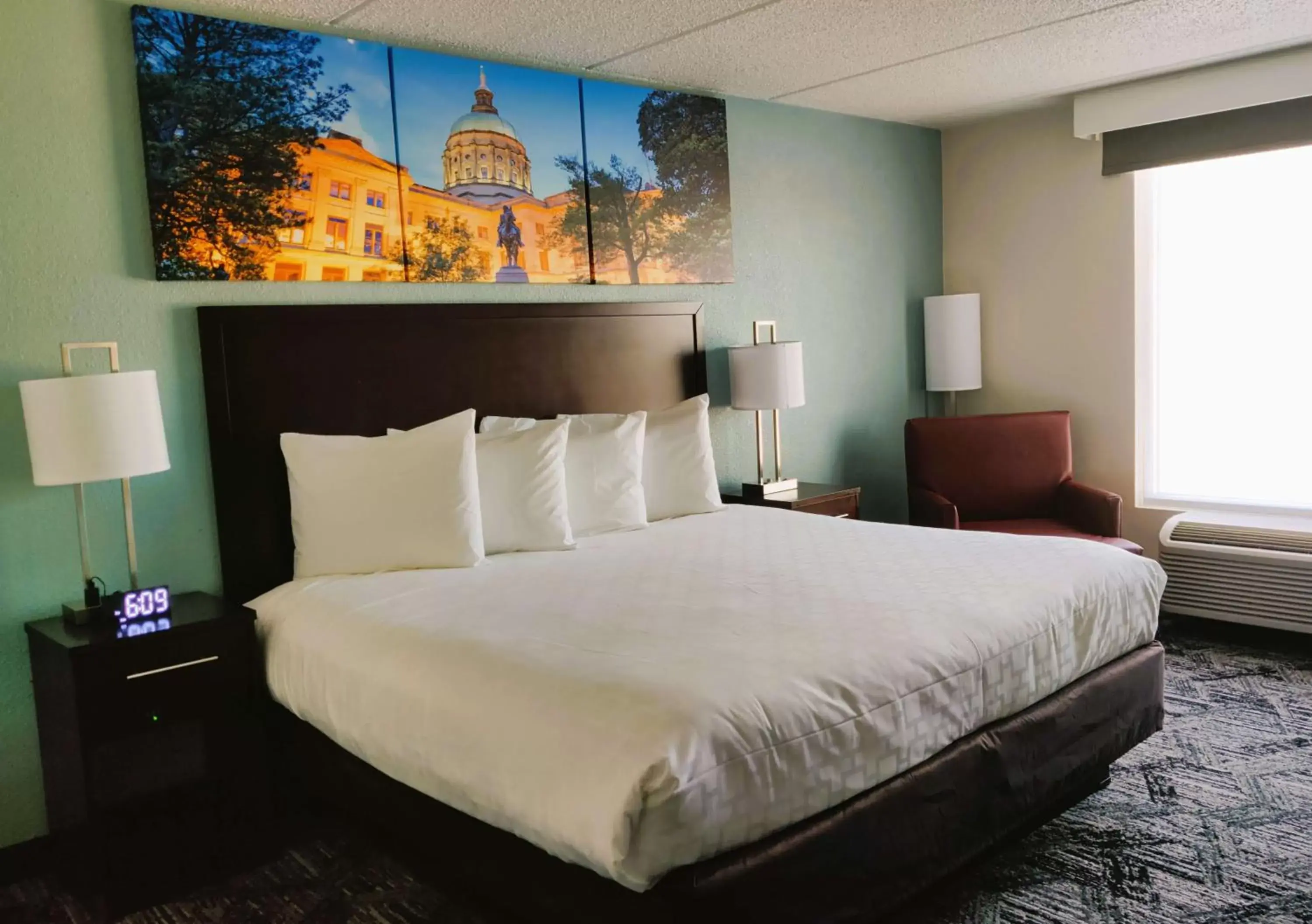 Bedroom, Bed in Best Western Atlanta Cumberland Galleria Hotel