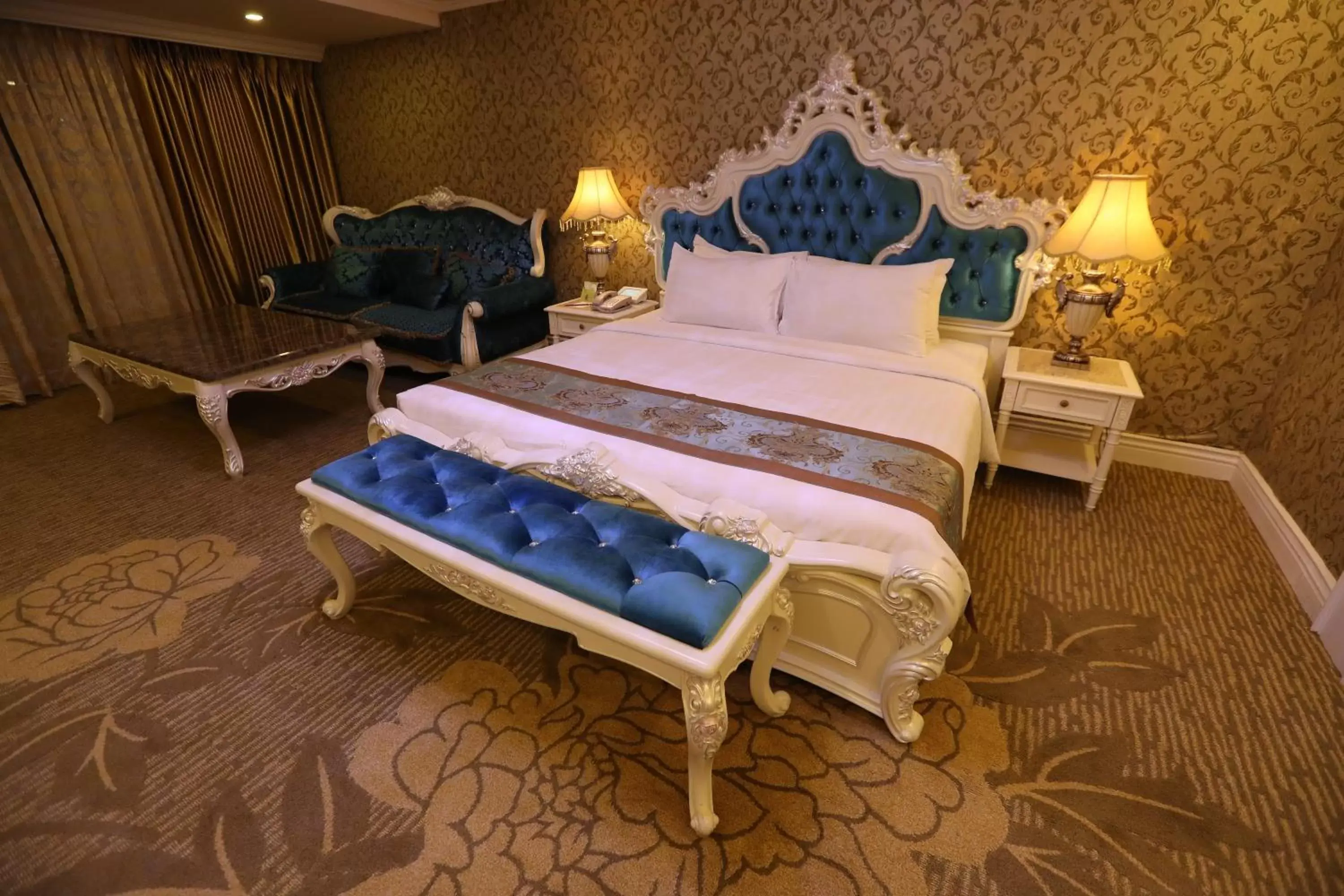 Bed in The Grand Kandyan