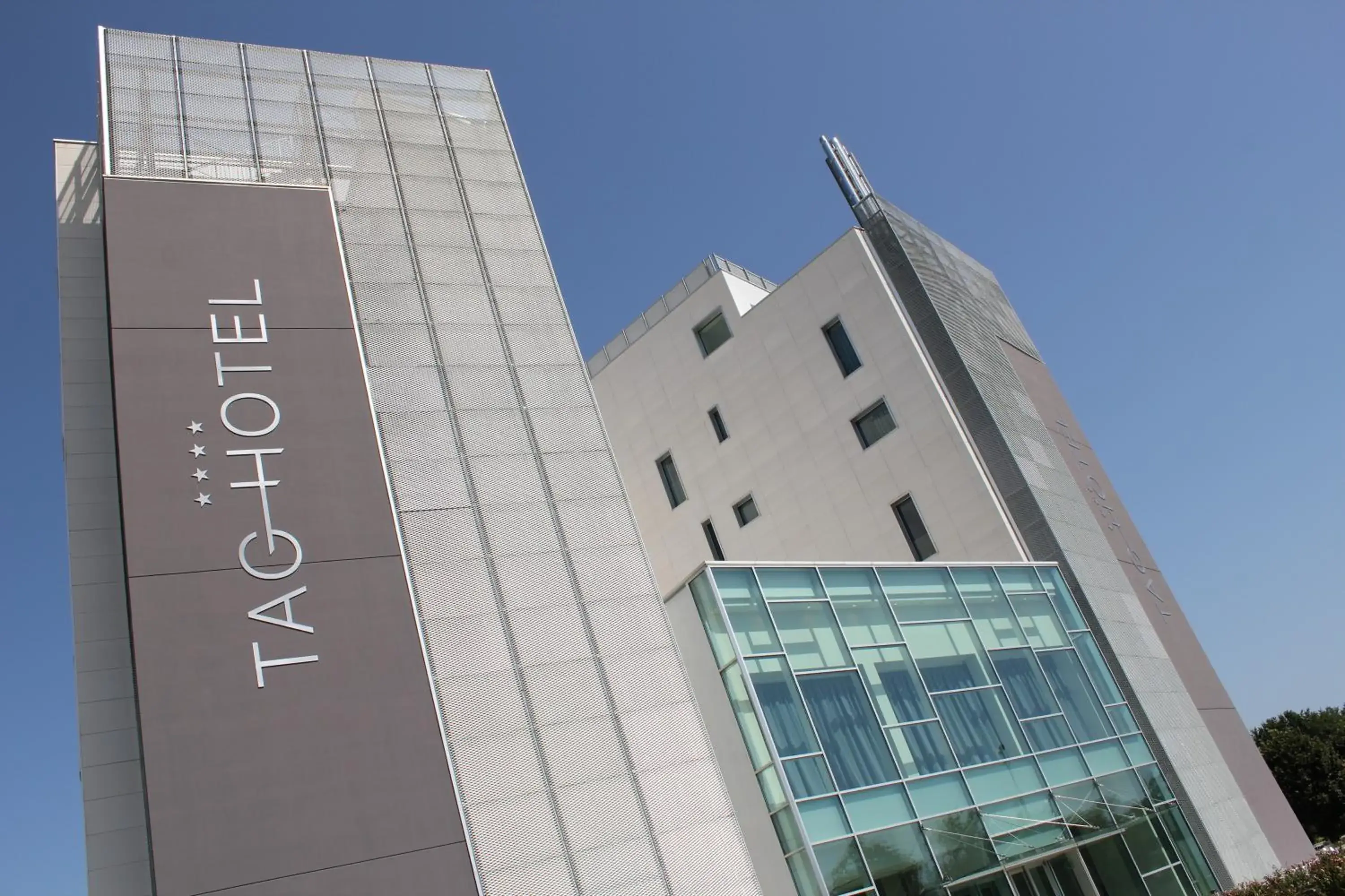 Facade/entrance, Property Building in Tag Hotel