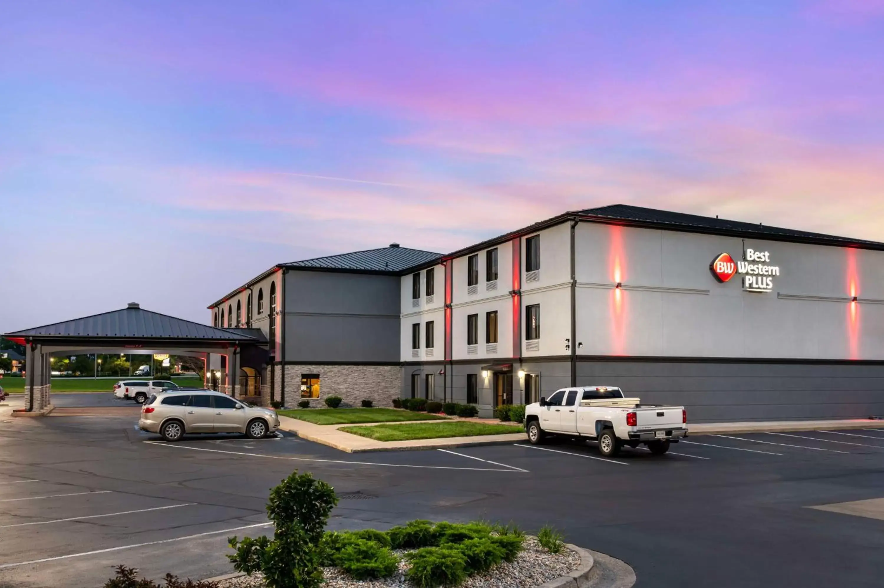 Property Building in Best Western Plus Greenwood Indy South Inn