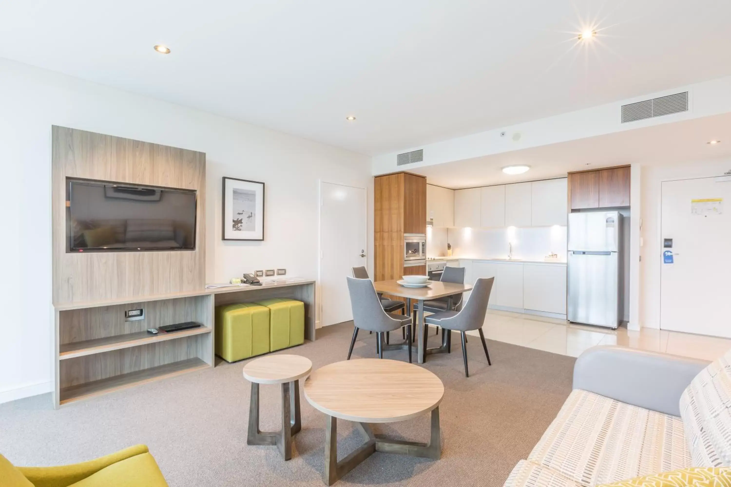 Dining Area in Wyndham Resort Surfers Paradise