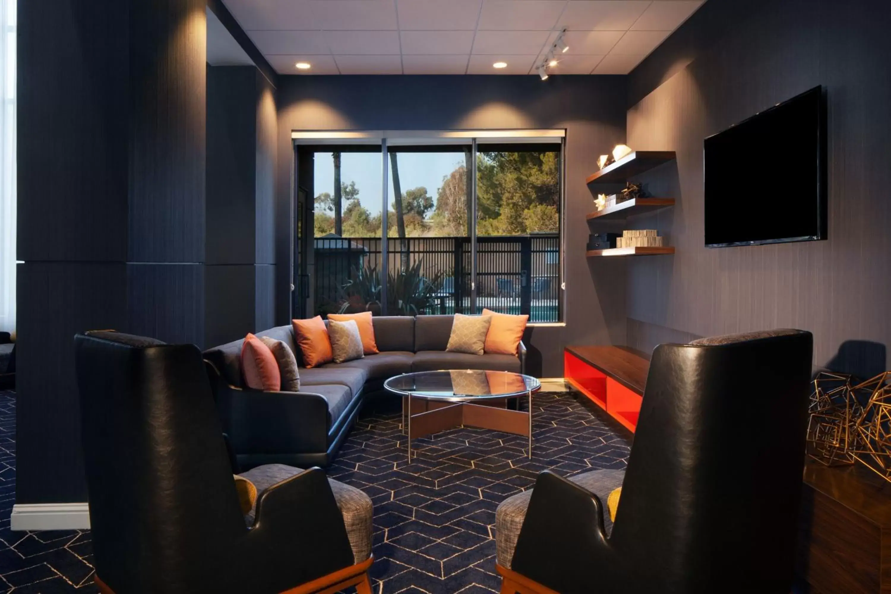 Lobby or reception, Seating Area in Courtyard by Marriott Newark Silicon Valley