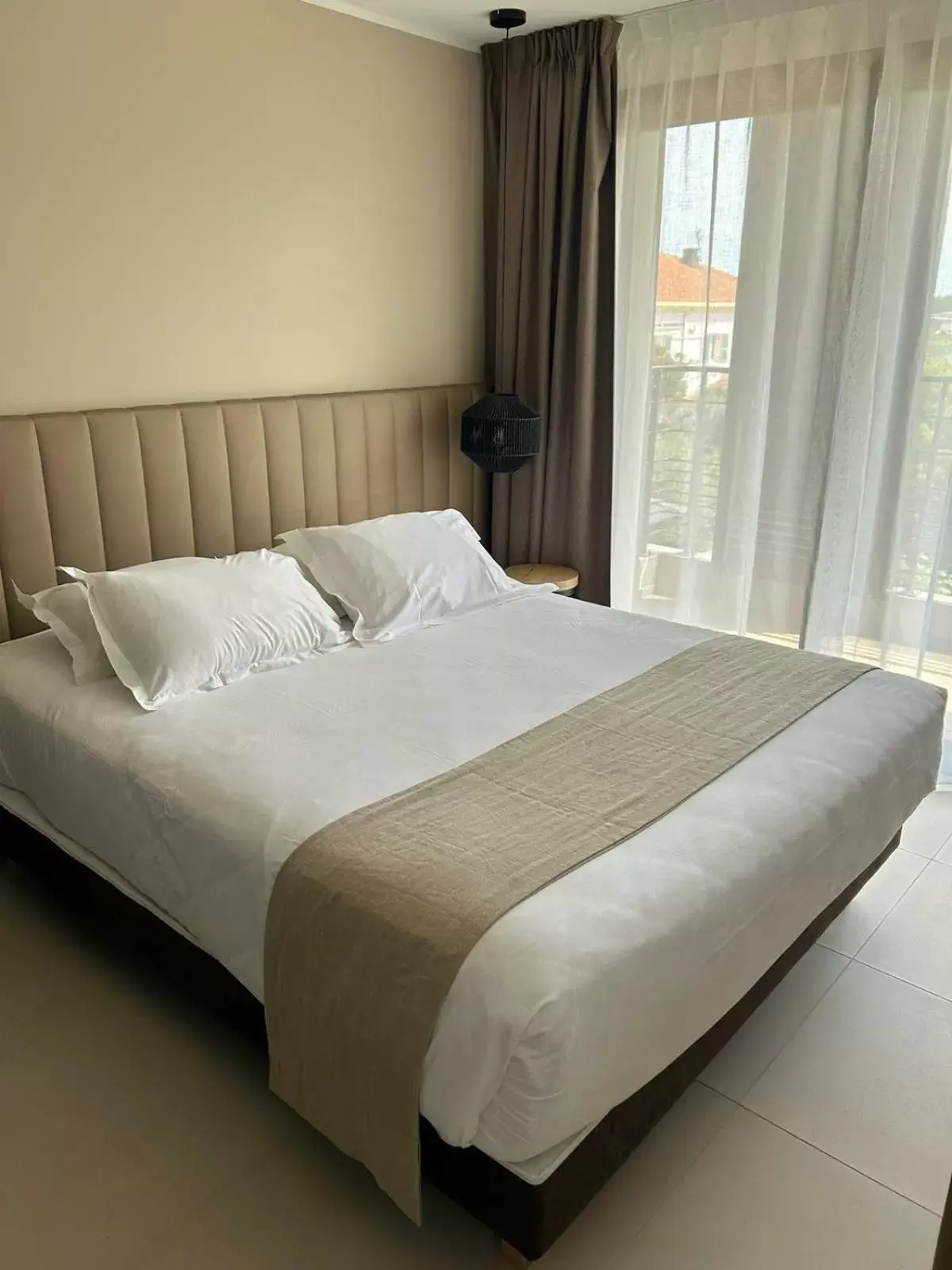 Bed in Hôtel Spa Restaurant La Madrague