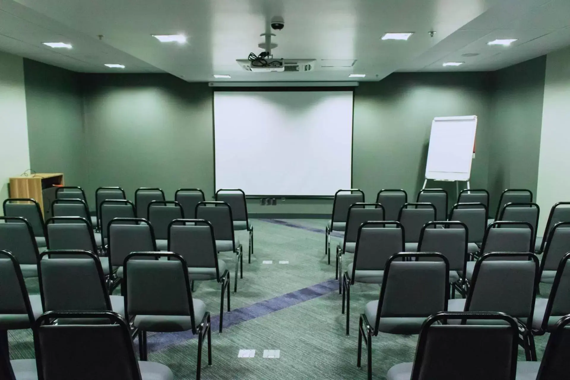 Meeting/conference room in Novotel Curitiba Batel